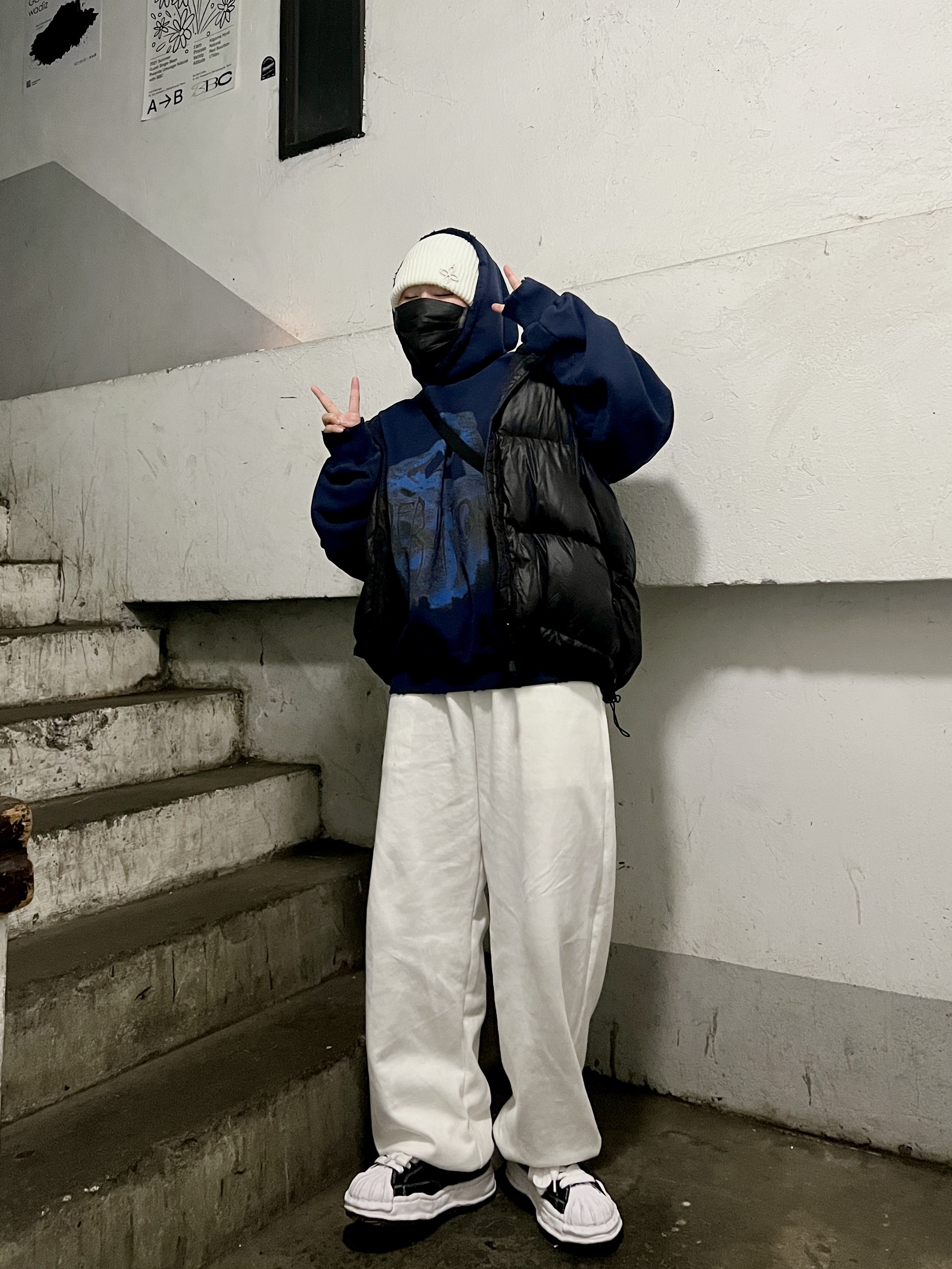 Undermycar Perdition Ophidian Hoodie After Midnight - 22FW, Maison Mihara Yasuhiro Blakey OG Sole Canvas Low-top Sneakers Black White 착용 스타일