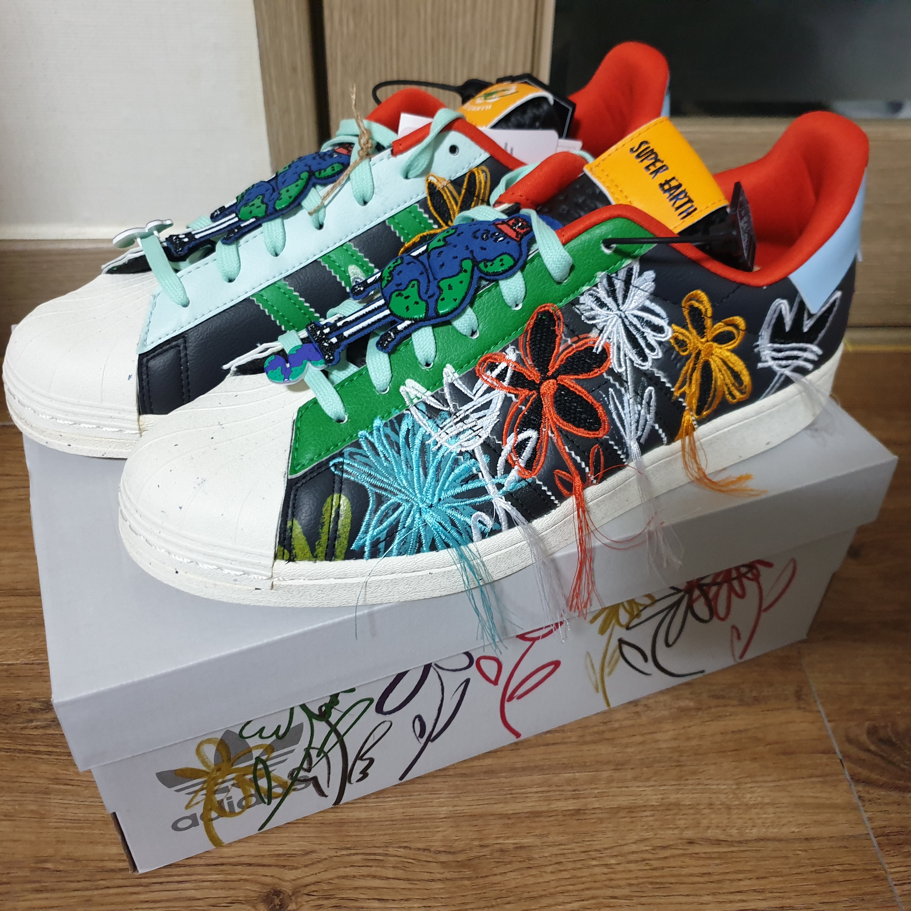 Adidas x Sean Wotherspoon Superstar Superearth Black 착용 스타일