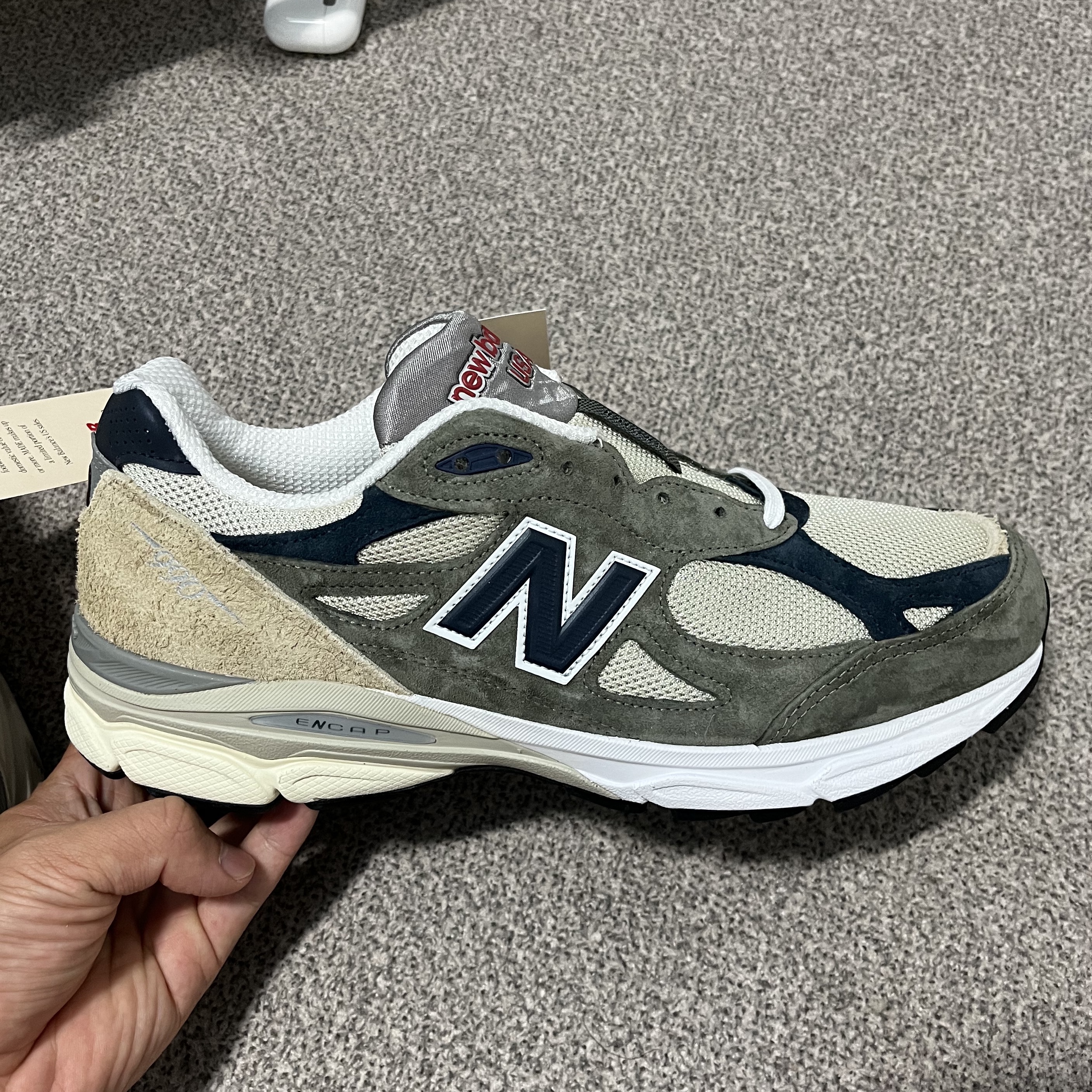New Balance 990v3 Made in USA Olive 착용 스타일