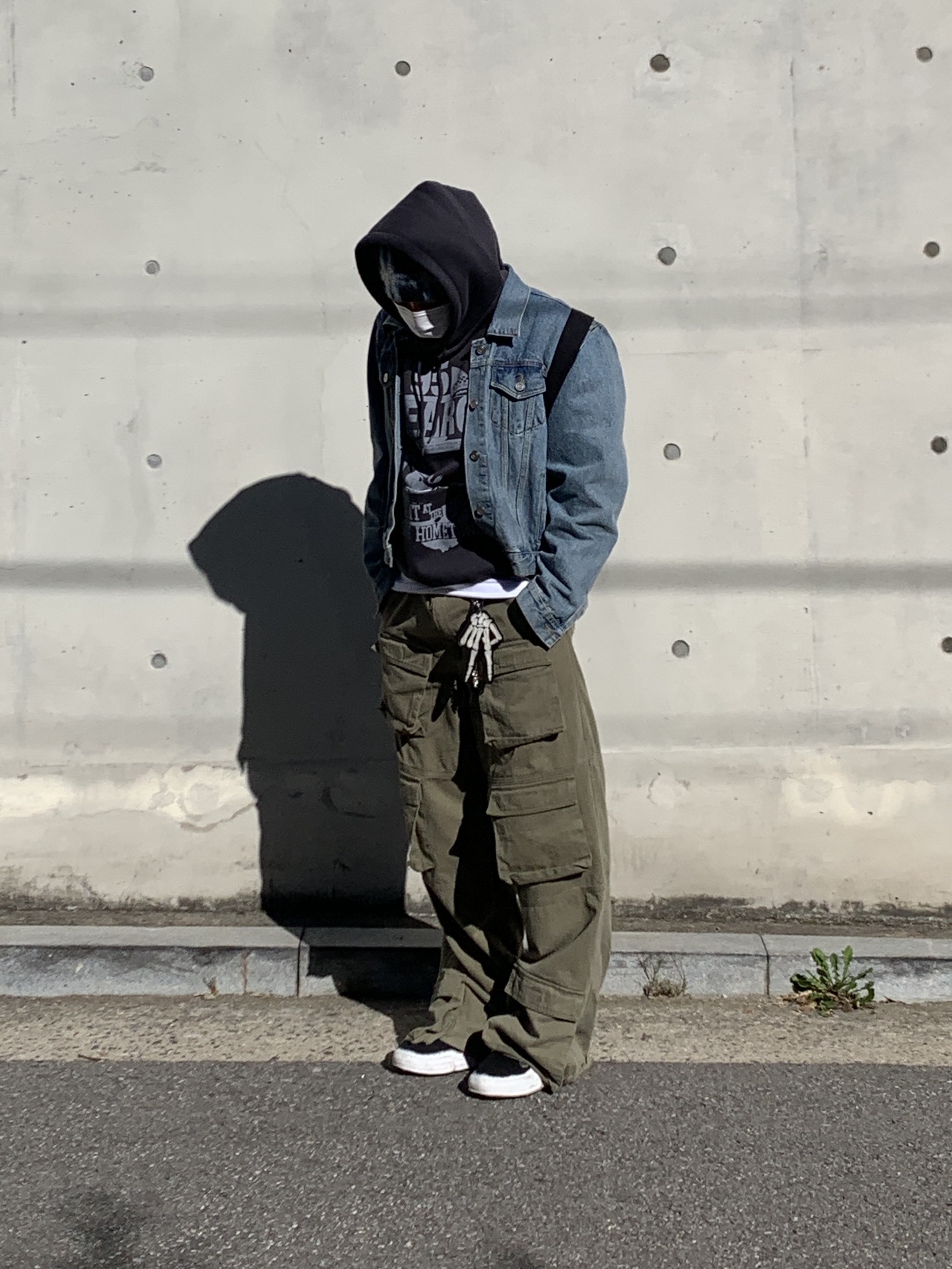 Our Legacy Skeleton Key Holder Scissors, Maison Mihara Yasuhiro Baker OG Sole Canvas Low Cut Sneakers Black 착용 스타일 - 3