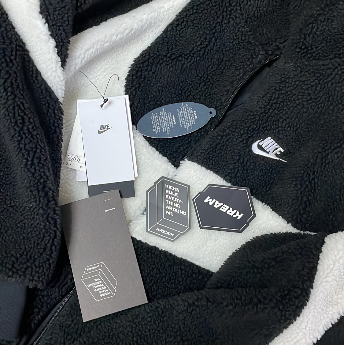 Nike Big Swoosh Full Zip Jacket Black Sail 착용 스타일 - 4
