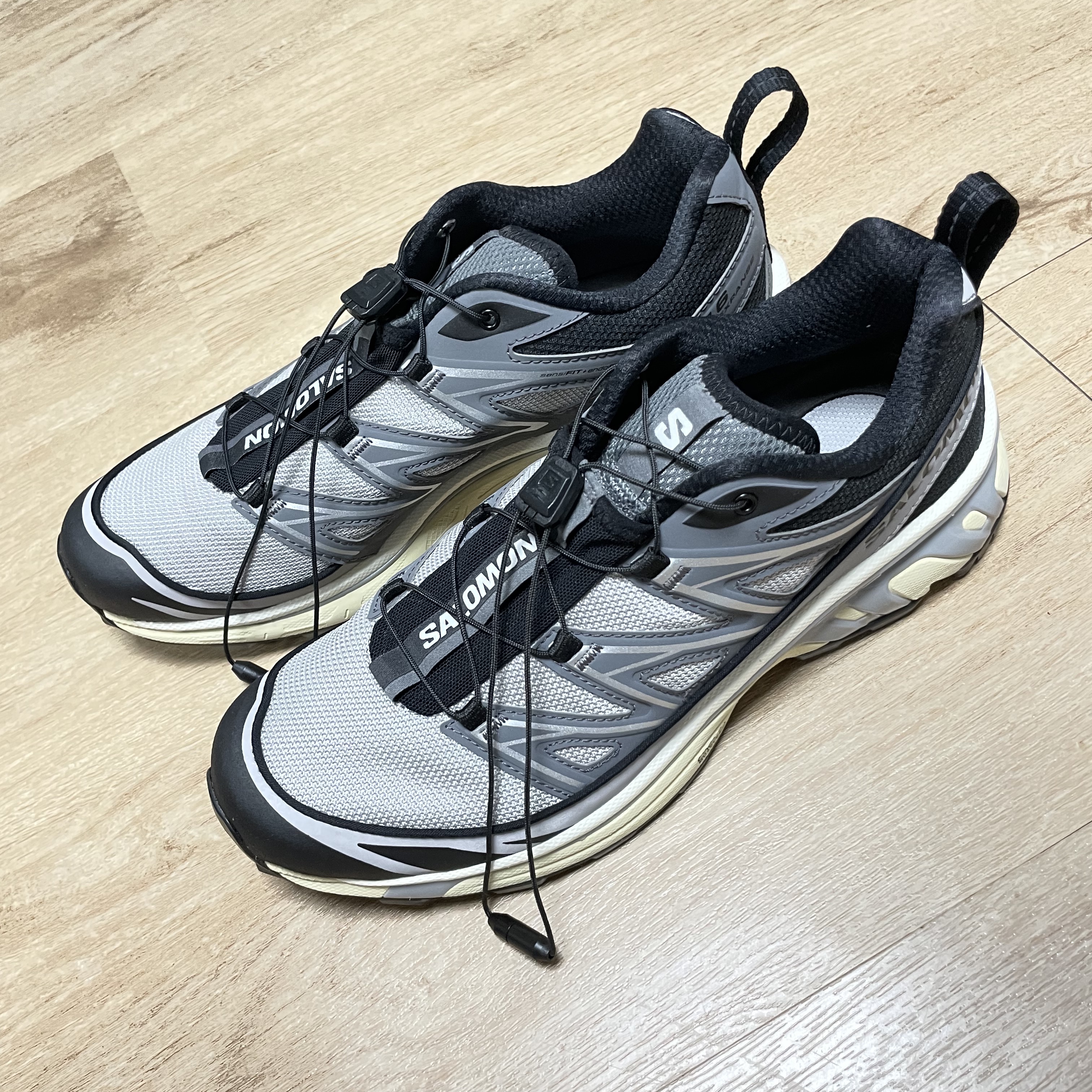 Salomon XT-6 Expanse Alloy Quiet Shade 착용 스타일 - 1