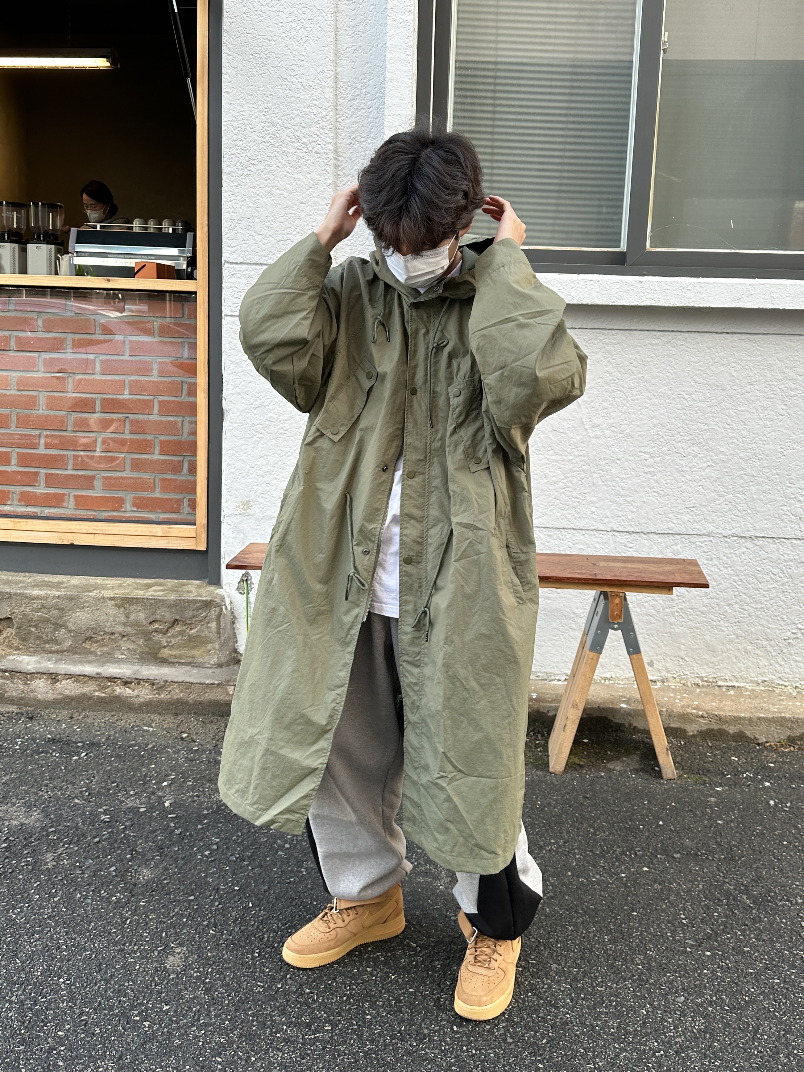 Nike Air Force 1 Mid '07 WB Flax 착용 스타일