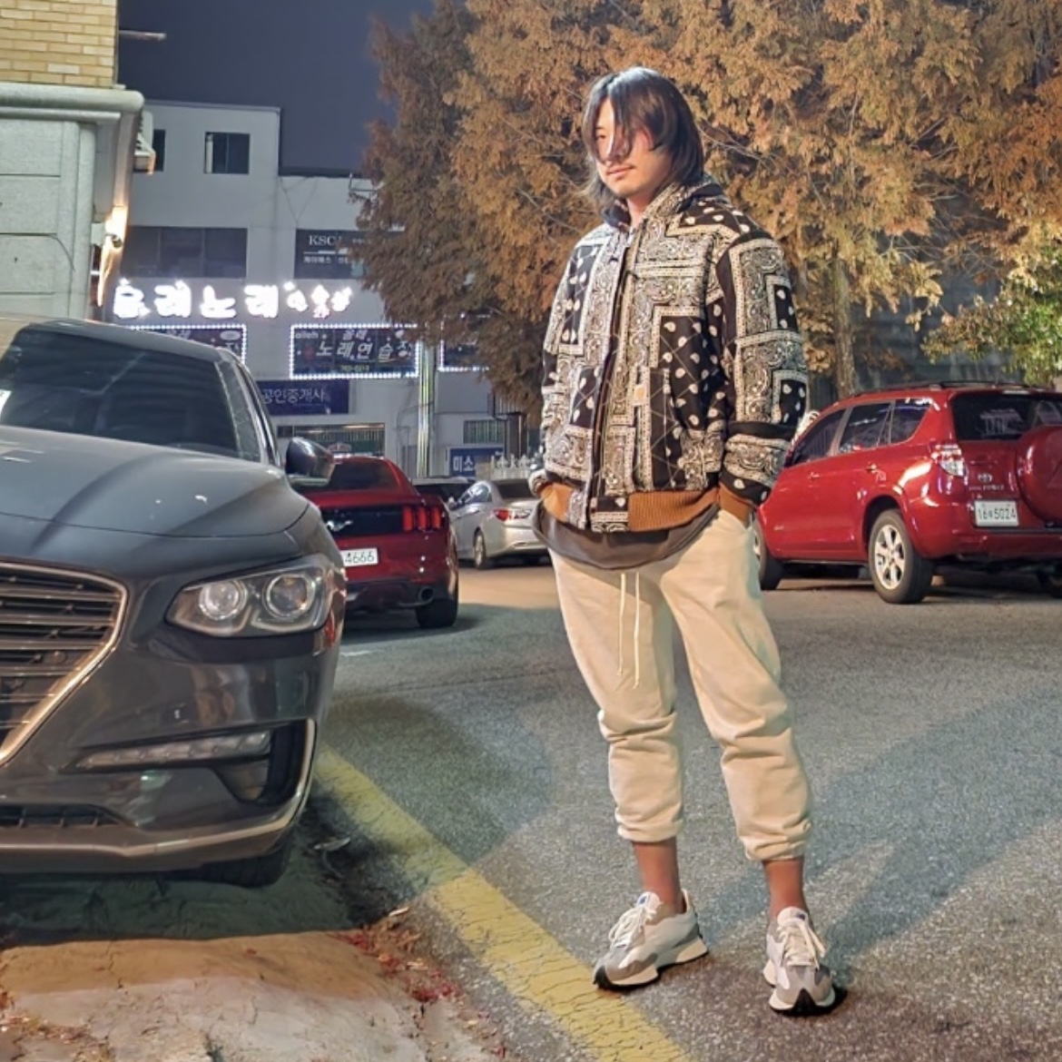 New Balance 327 Grey 착용 스타일