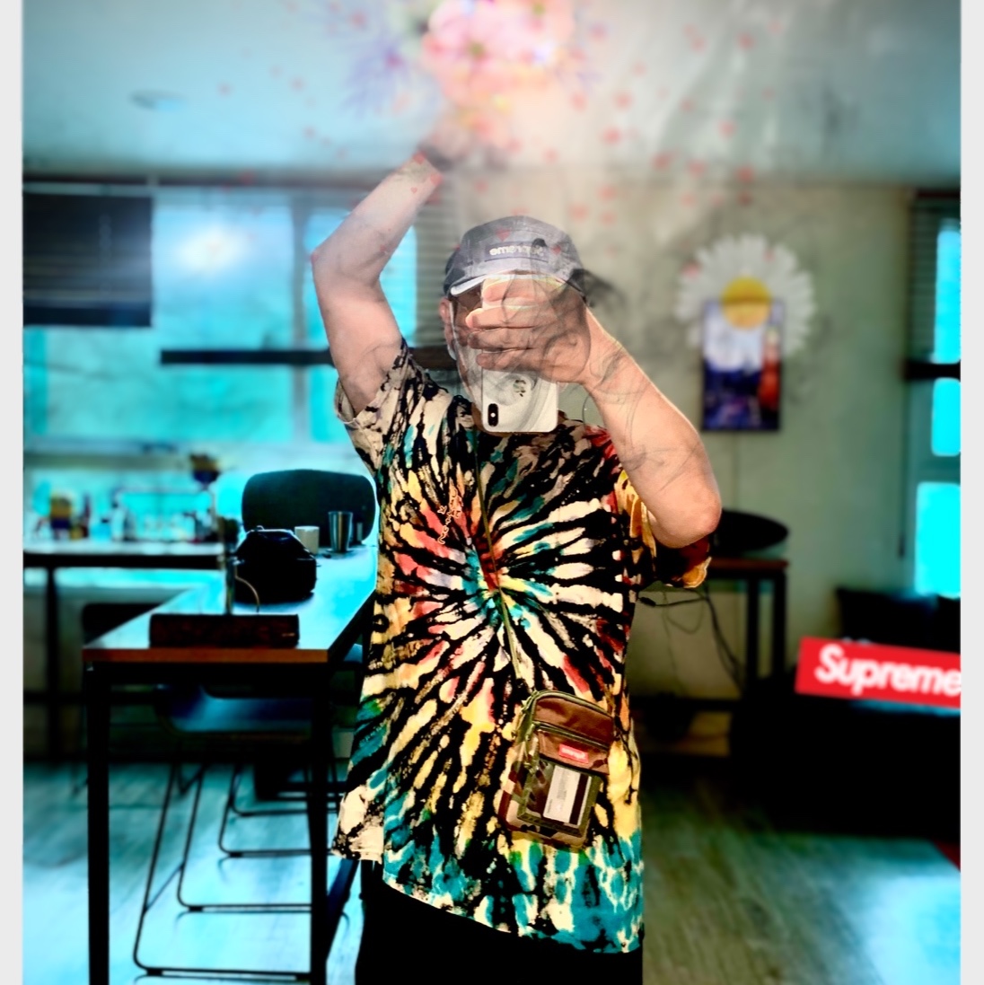 Adidas Yeezy Boost 350 V2 Black Red 2020, Nike x Sacai VaporWaffle String & Black Villain Red 착용 스타일 - 1