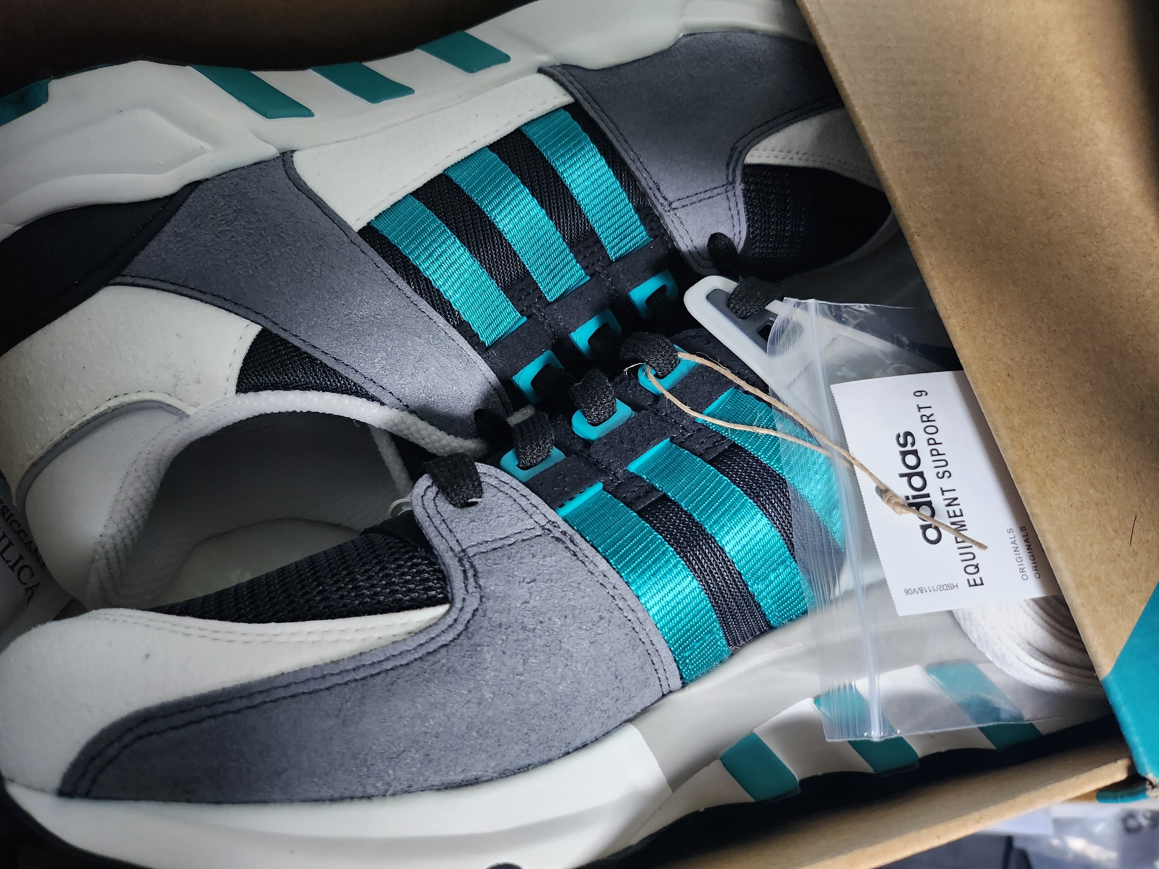 Adidas EQT Support 93 Black 착용 스타일 - 2