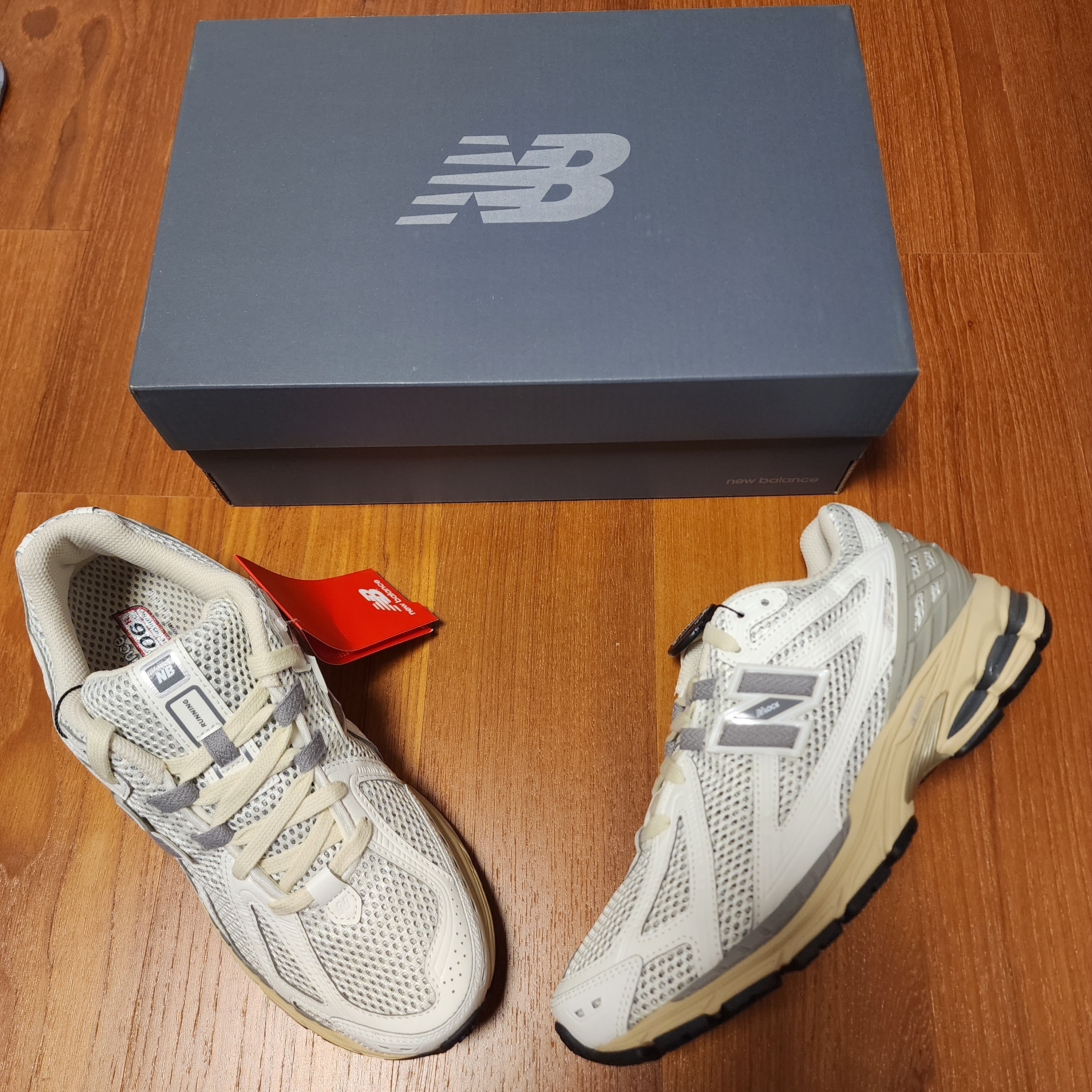 New Balance 1906R White Gray 착용 스타일 - 3
