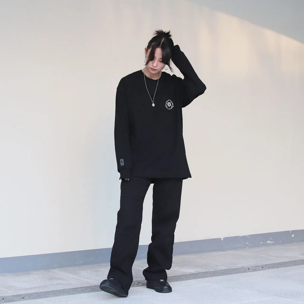 Nike Air Force 1 '07 Low Triple Black, (W) Nike Air Force 1 '07 Low Triple Black 착용 스타일 - 2