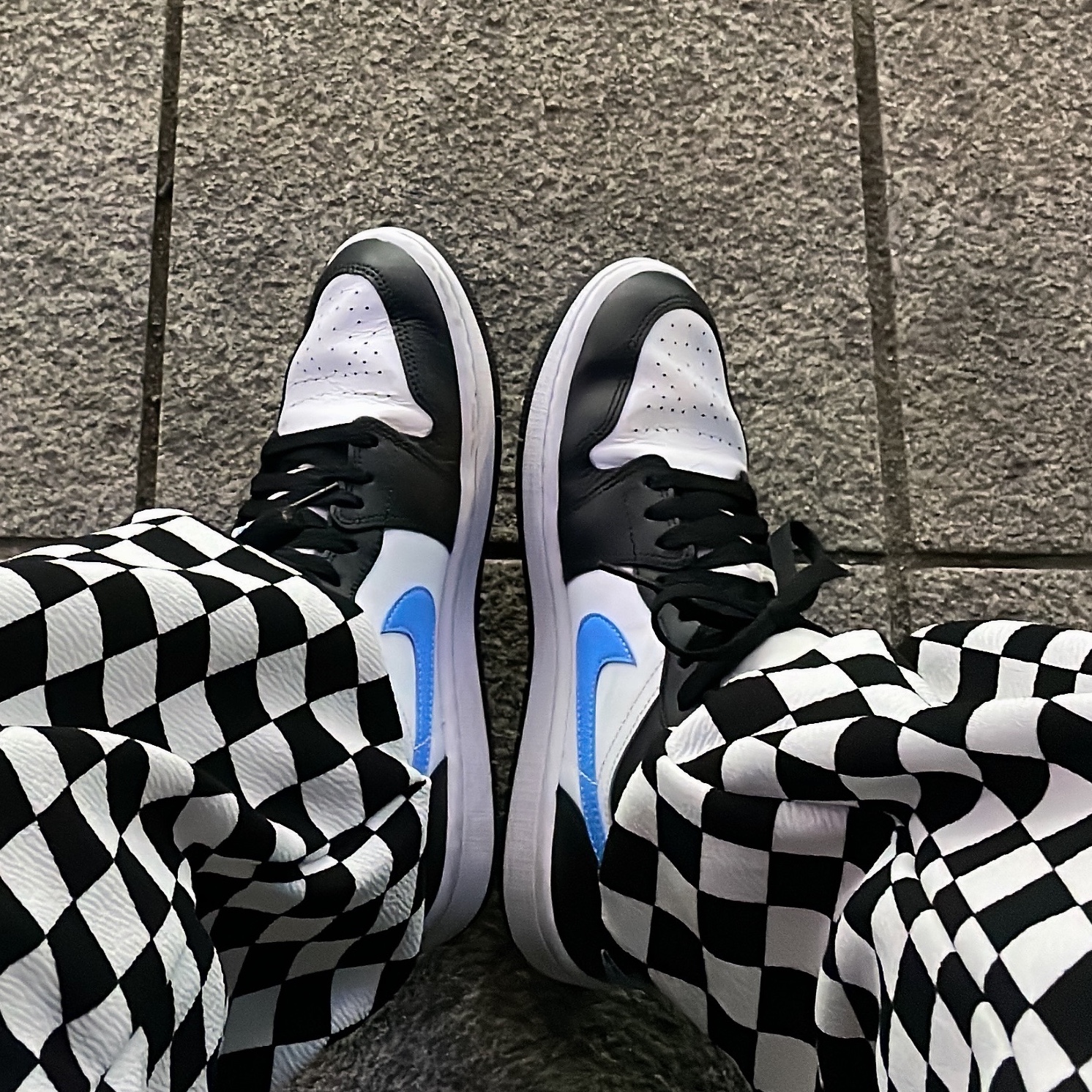 (W) Jordan 1 Low Black University Blue 착용 스타일 - 1