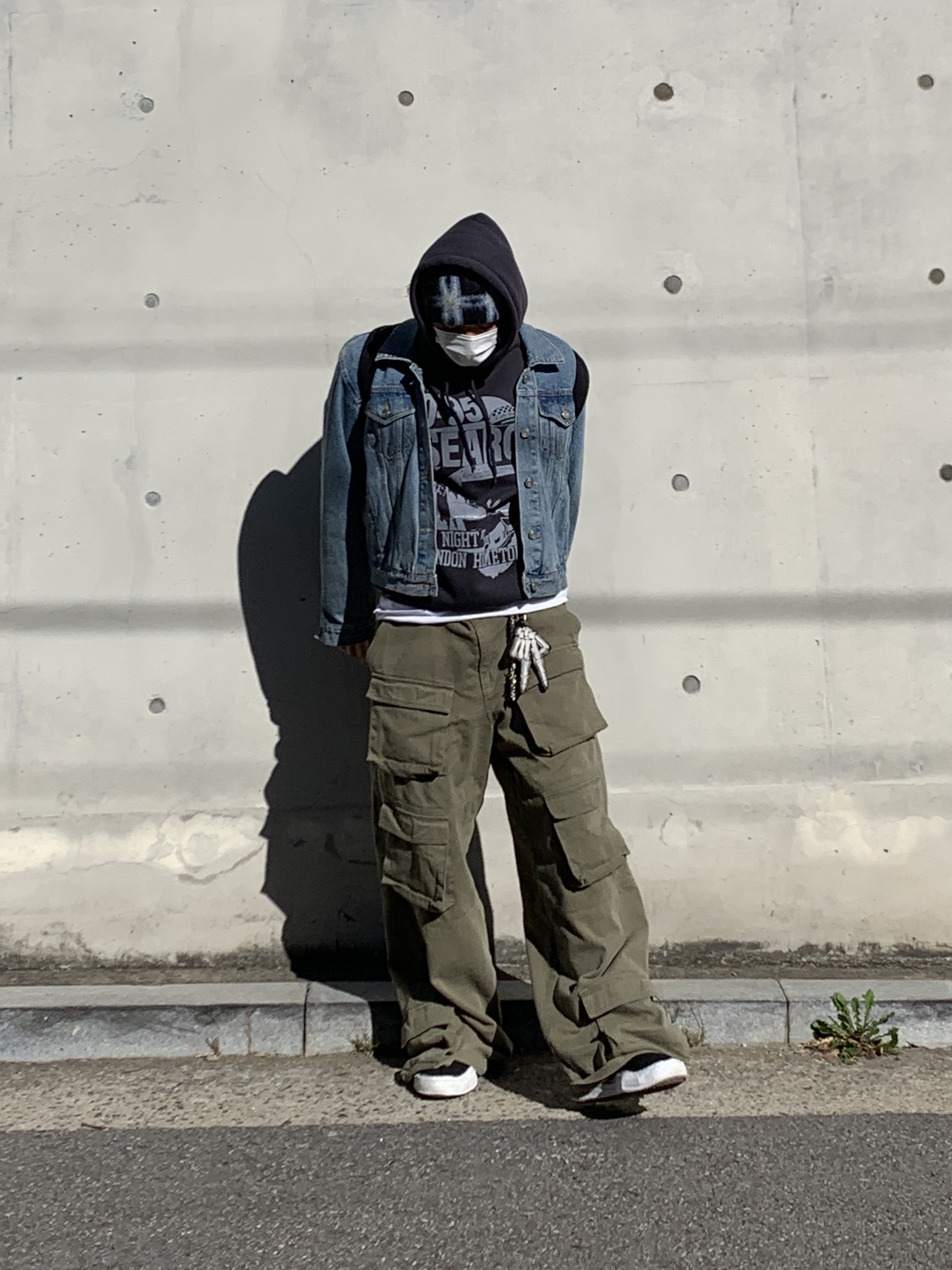 Our Legacy Skeleton Key Holder Scissors, Maison Mihara Yasuhiro Baker OG Sole Canvas Low Cut Sneakers Black 착용 스타일 - 2