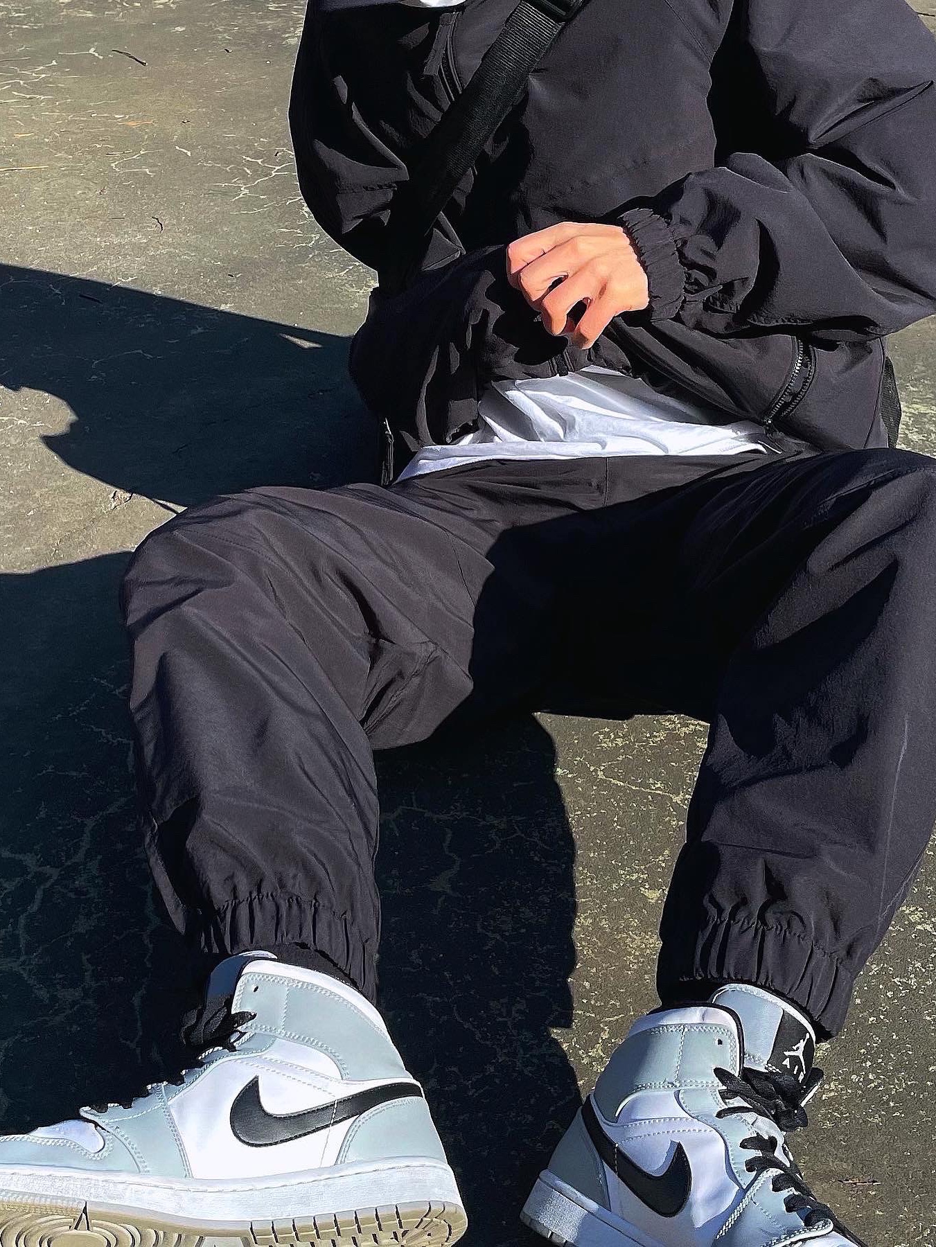 Jordan 1 Mid Light Smoke Grey 착용 스타일 - 4