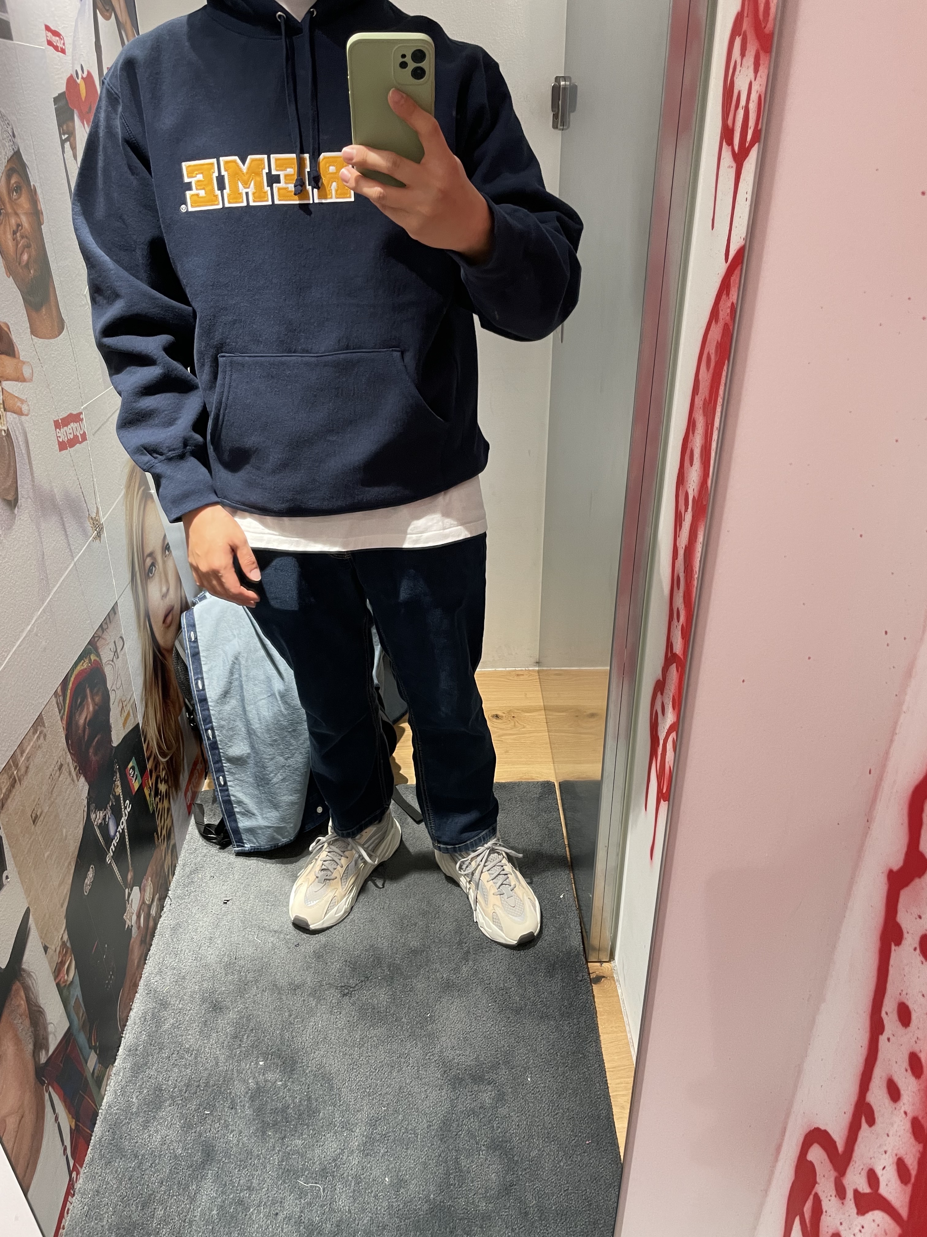 Supreme Preme Hooded Sweatshirt Navy - 22FW, Adidas Yeezy Boost 700 V2 Cream 착용 스타일