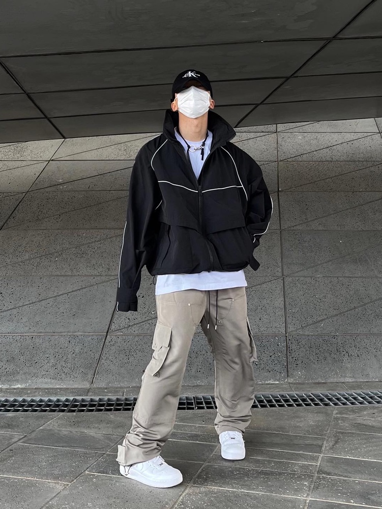 Nike Air Force 1 '07 Low White, Our Legacy Ladon Leather Keychain Black 착용 스타일
