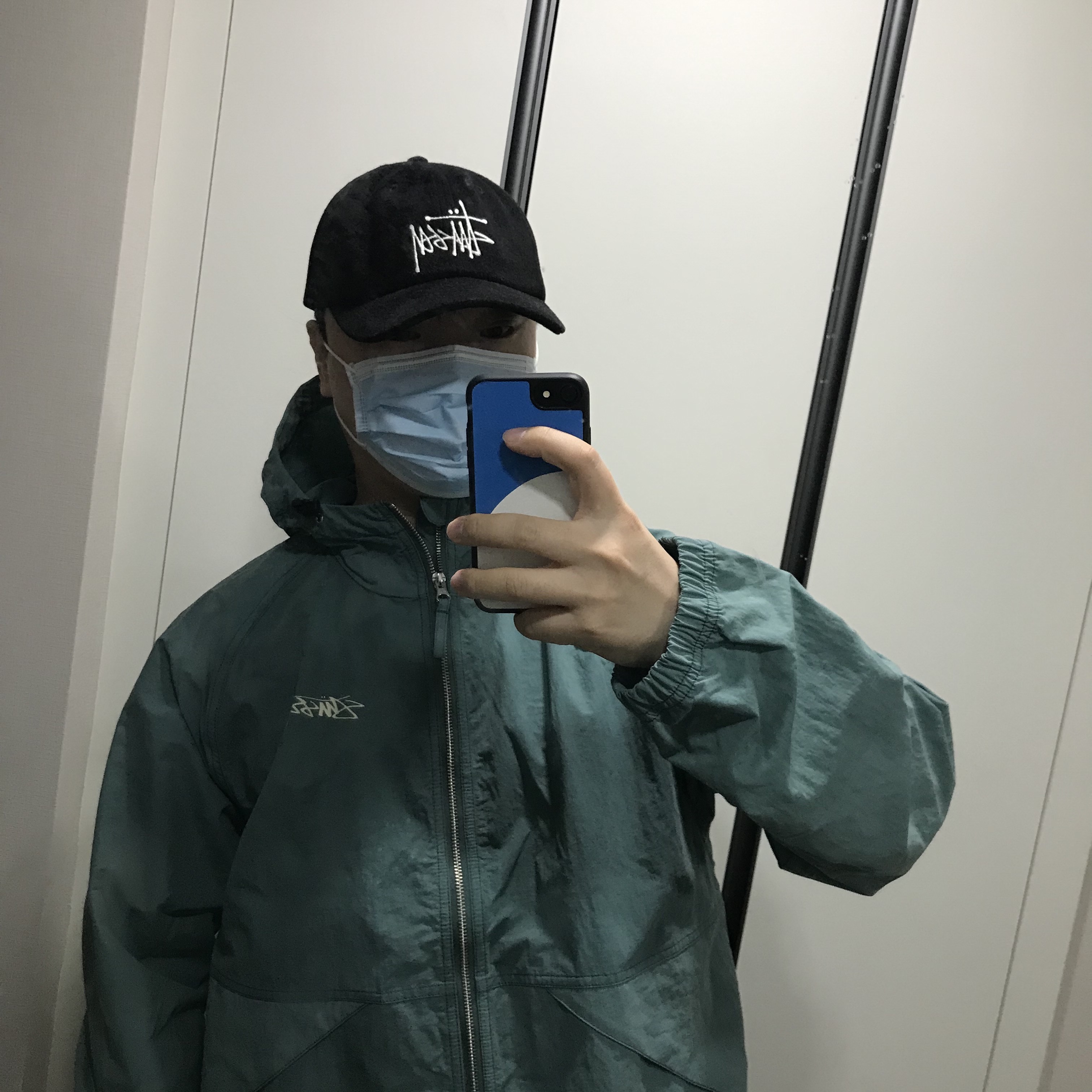 Stussy Wave Dye Beach Shell Jacket Atlantic, Stussy Fuzzy Wool Big Logo Low Pro Cap Black 착용 스타일