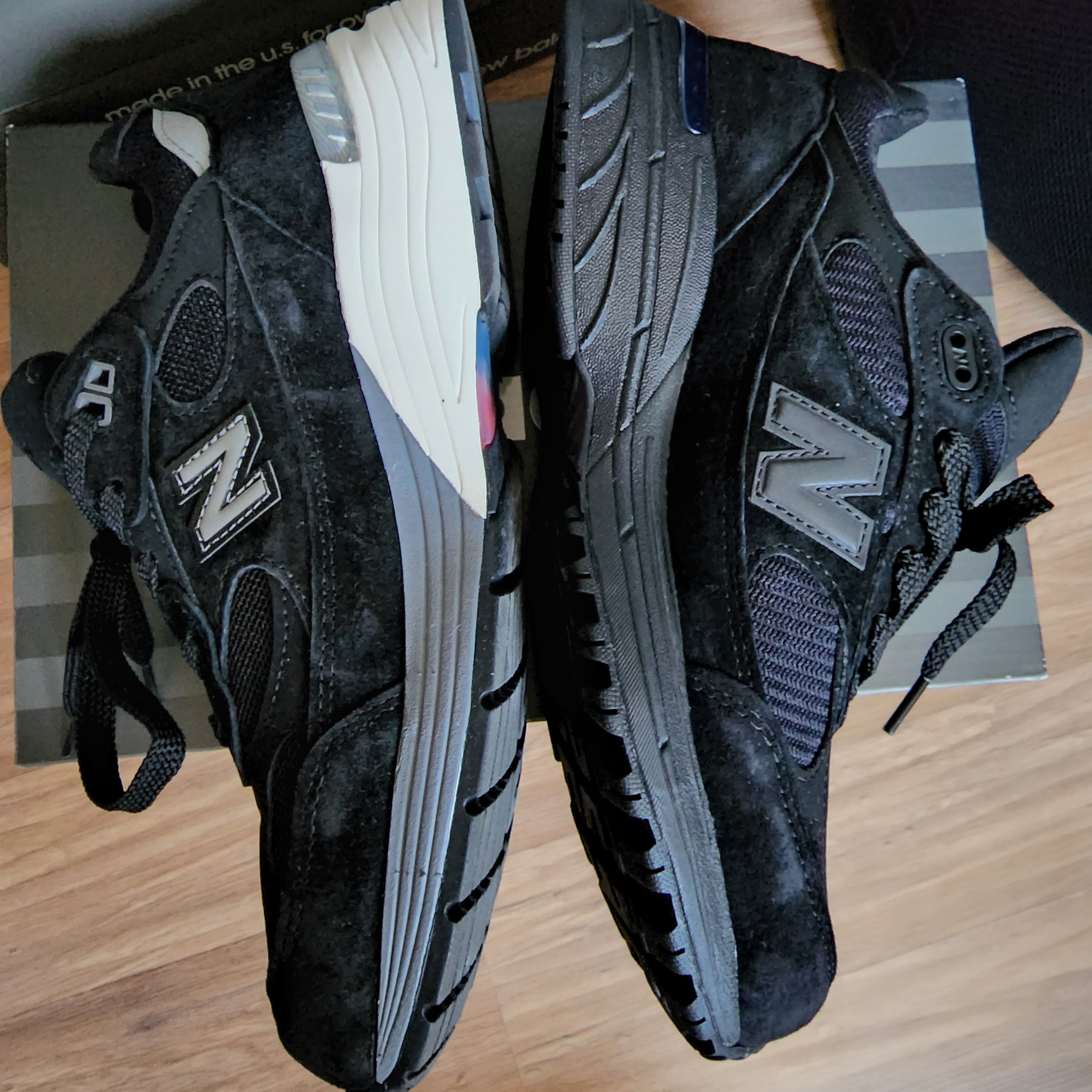 New Balance 993 Made in USA Triple Black - D Standard, New Balance 992 Made in USA Black 착용 스타일 - 3
