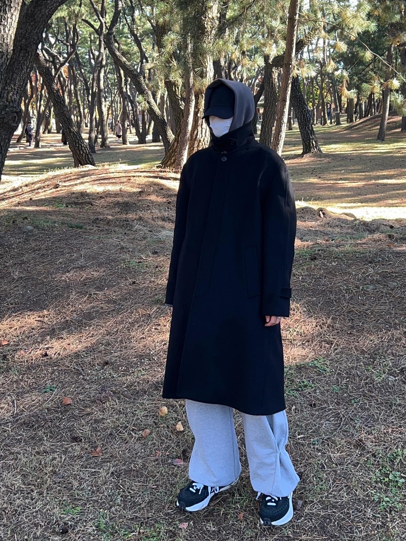 Nike x Sacai x Jean Paul Gaultier VaporWaffle Black White 착용 스타일 - 4