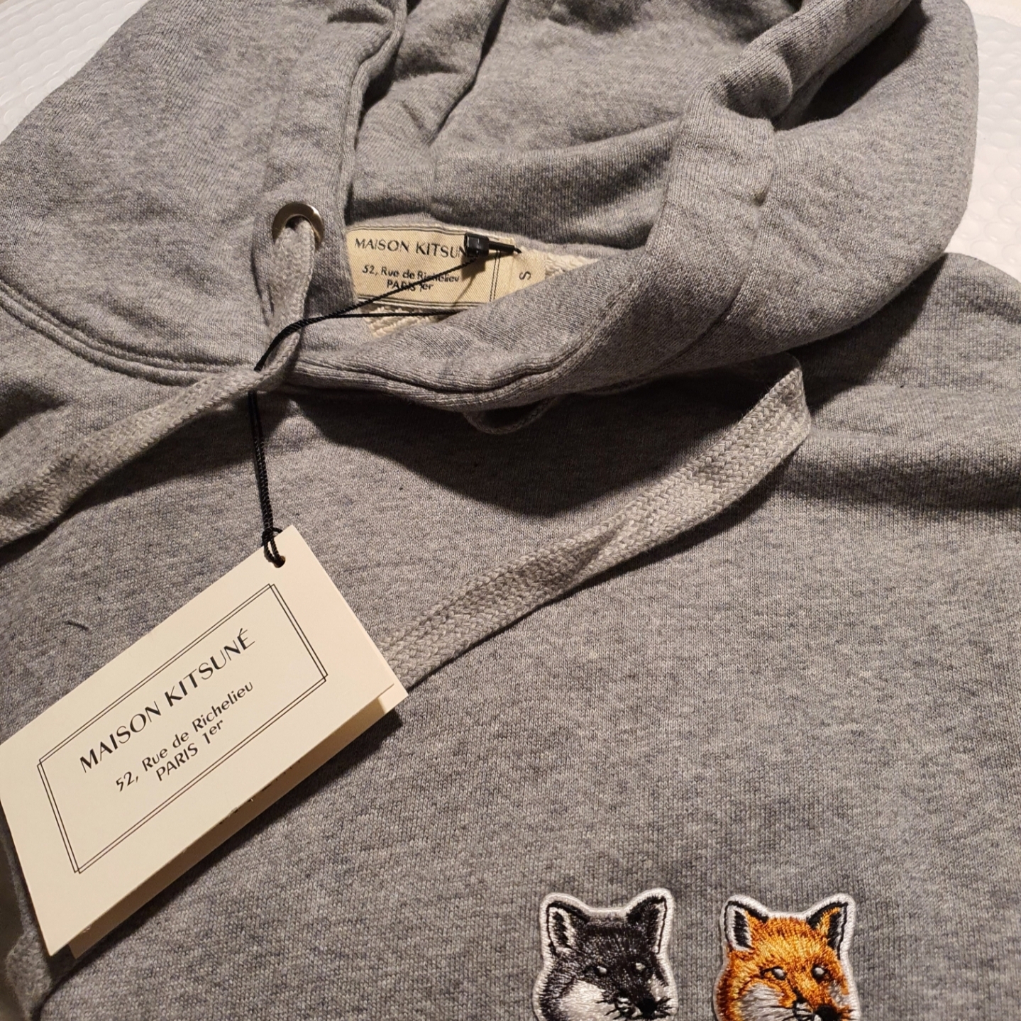 Maison Kitsune Hoodie Double Fox Head Patch Grey Melange 착용 스타일 - 3