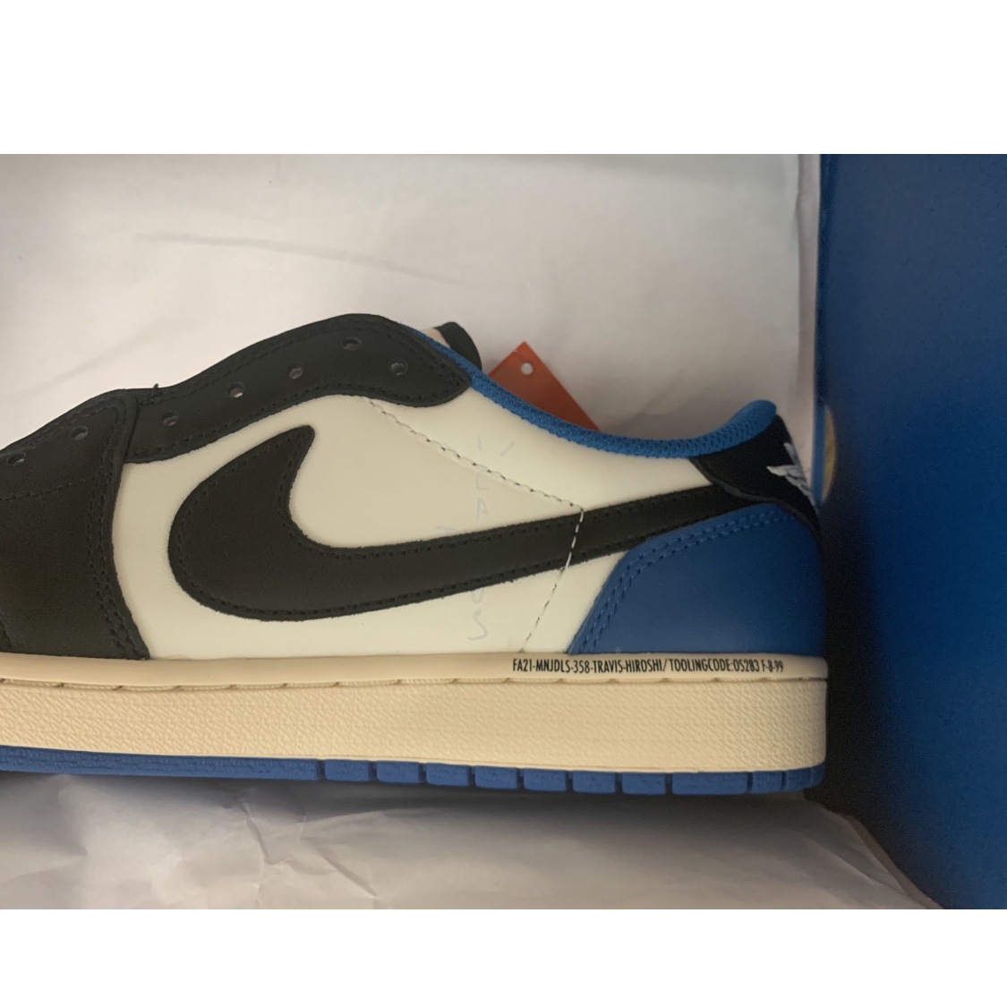 Jordan 1 x Travis Scott x Fragment Retro Low OG SP Military Blue 착용 스타일