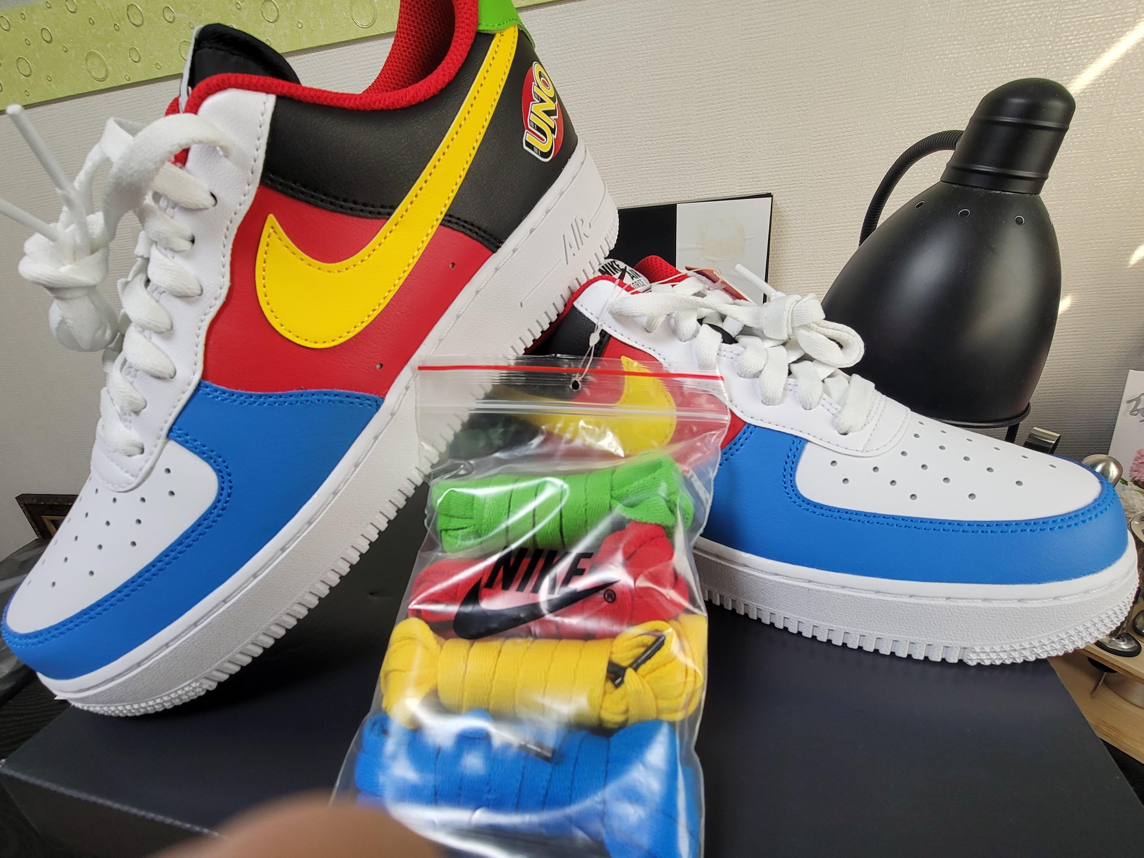 Nike x UNO Air Force 1 '07 QS White Yellow Zest 착용 스타일 - 1