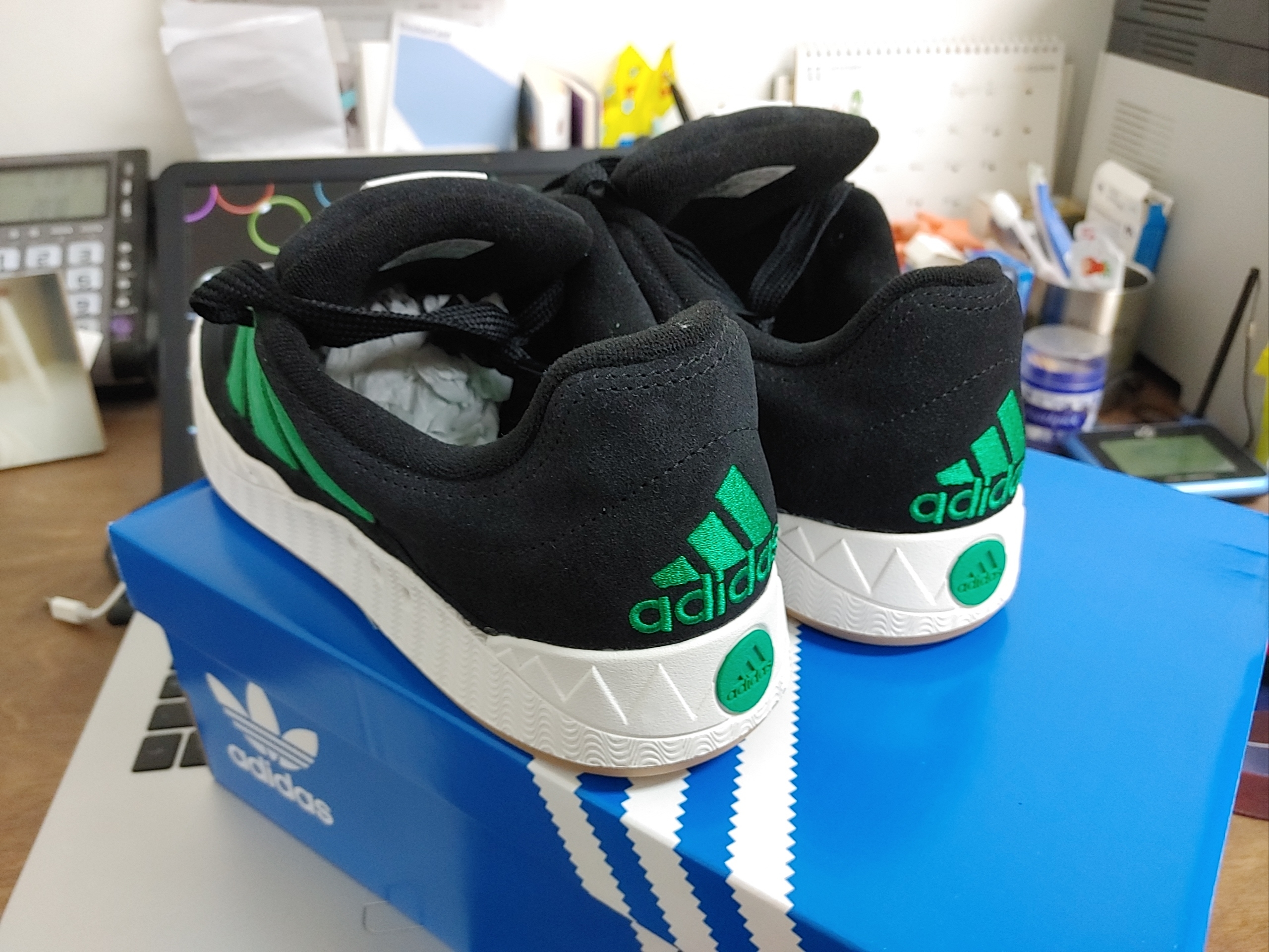 Adidas x Atmos x XLarge Adimatic Core Black Green 착용 스타일 - 3