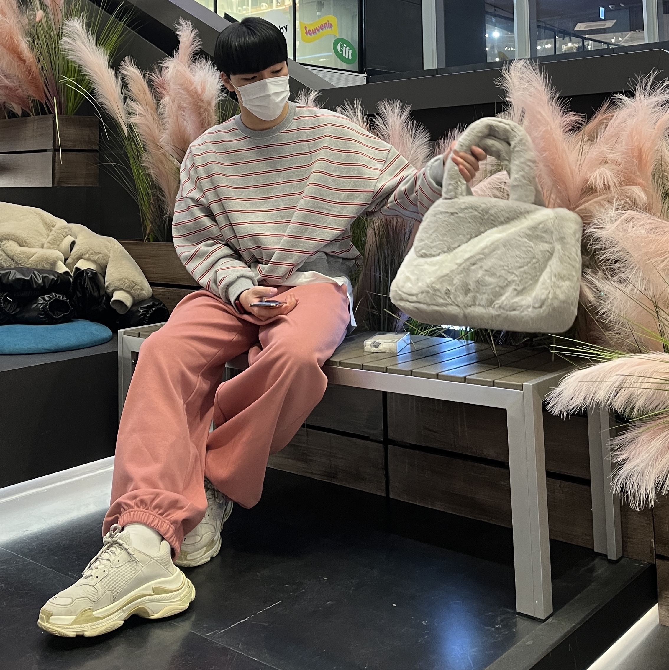 (W) Balenciaga Triple S Sneakers Double Foam and Mesh White, Nike NSW Faux Fur Tote Bag Light Iron Ore 착용 스타일 - 1