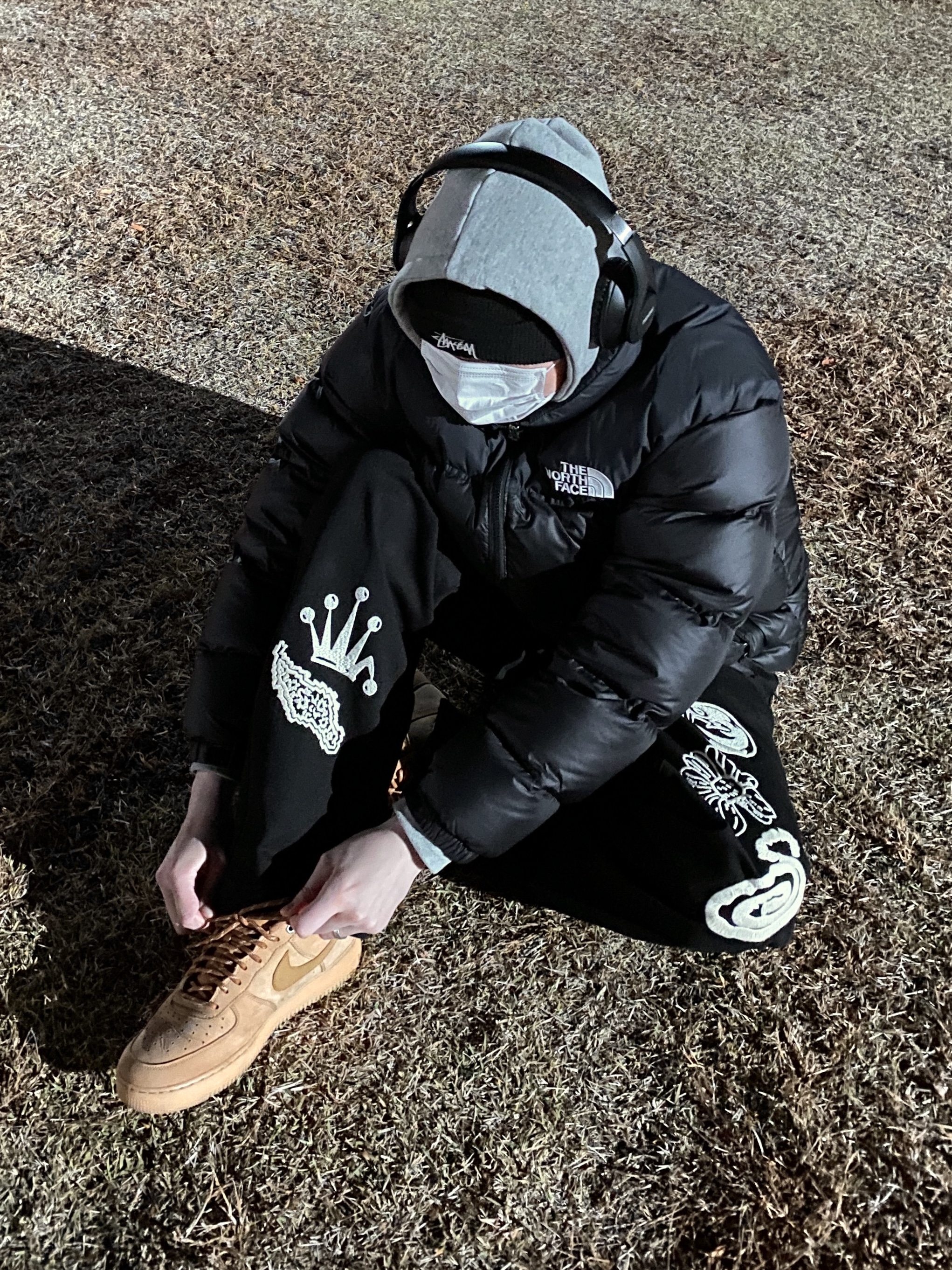 Stussy Noma Icon Beach Pants Washed Black, Nike Air Force 1 '07 WB Flax 착용 스타일