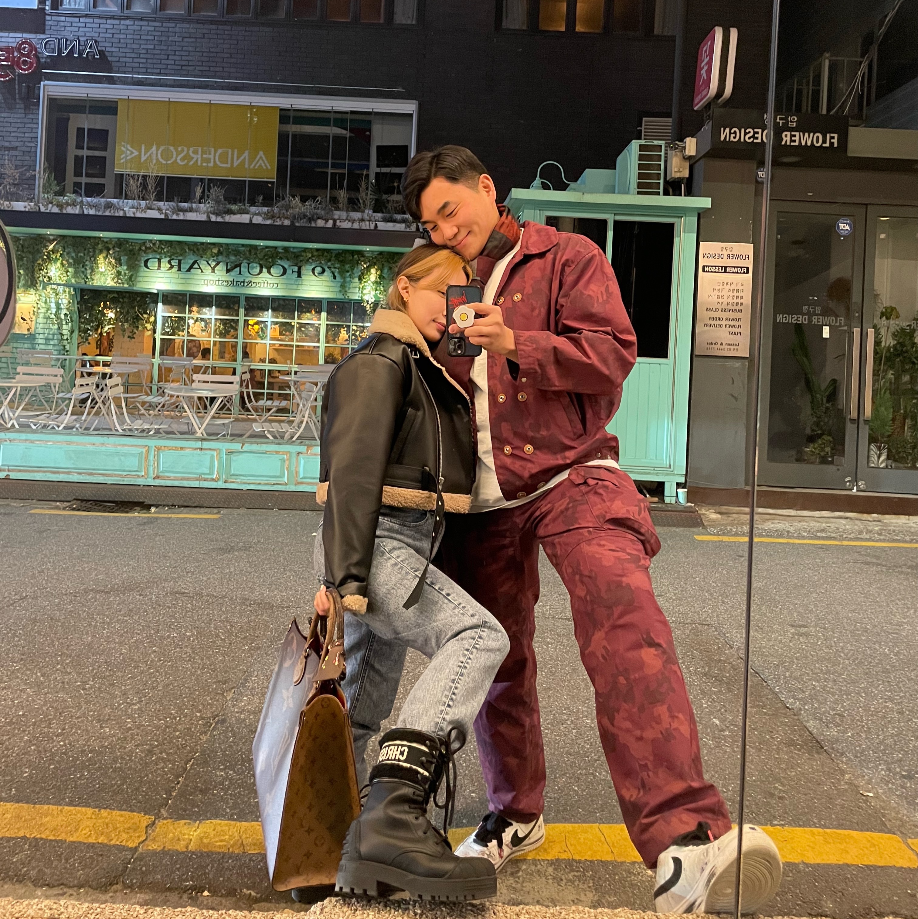 Supreme x Stone Island Reactive Ice Camo Ripstop Jacket Red - 22SS, Supreme x Stone Island Reactive Ice Camo Ripstop Cargo Pants Red - 22SS 착용 스타일 - 1