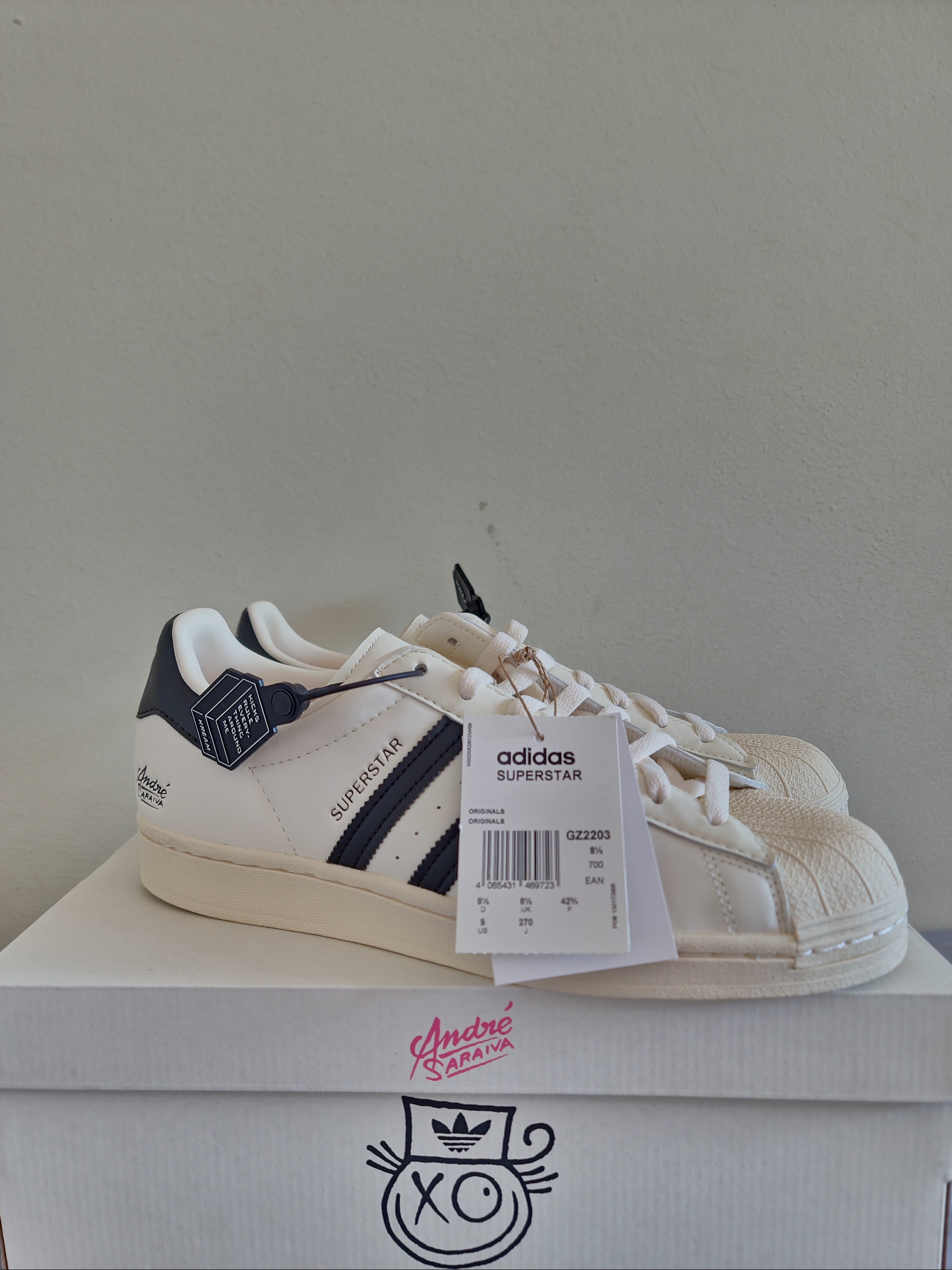 Adidas x Andre Saraiva Superstar Cream White Core Black 착용 스타일