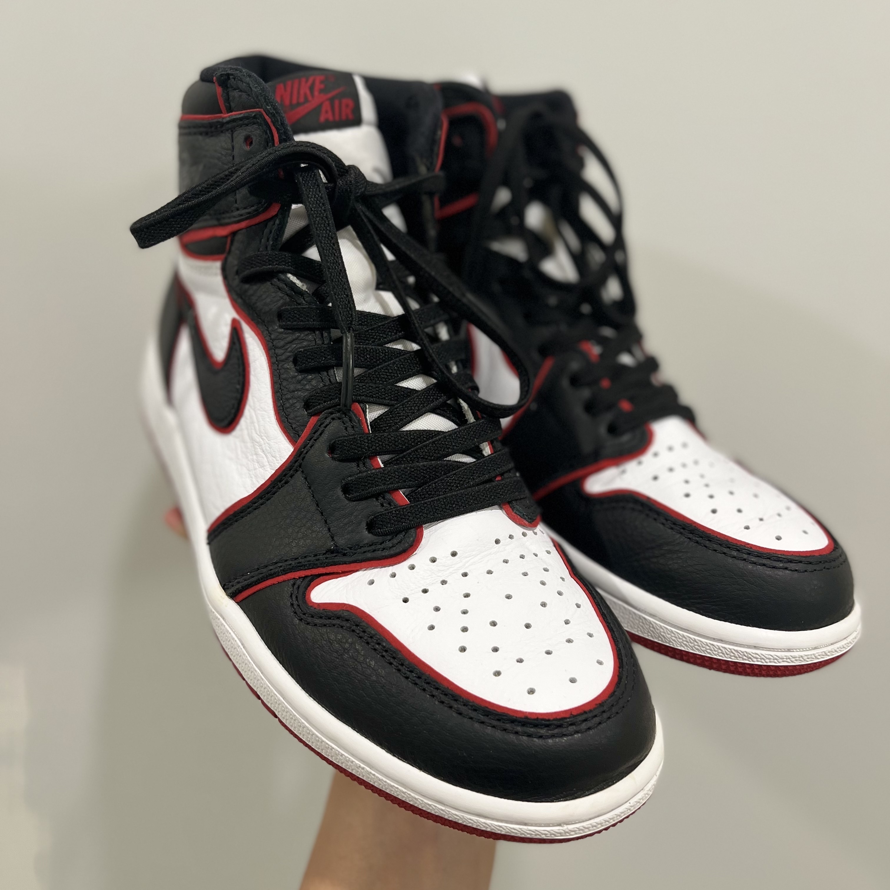 Jordan 1 Retro High OG Bloodline 착용 스타일 - 1