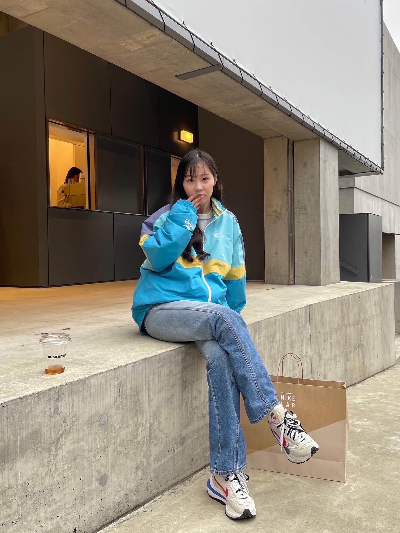 Nike x Sacai VaporWaffle Royal Fuchsia 착용 스타일 - 2