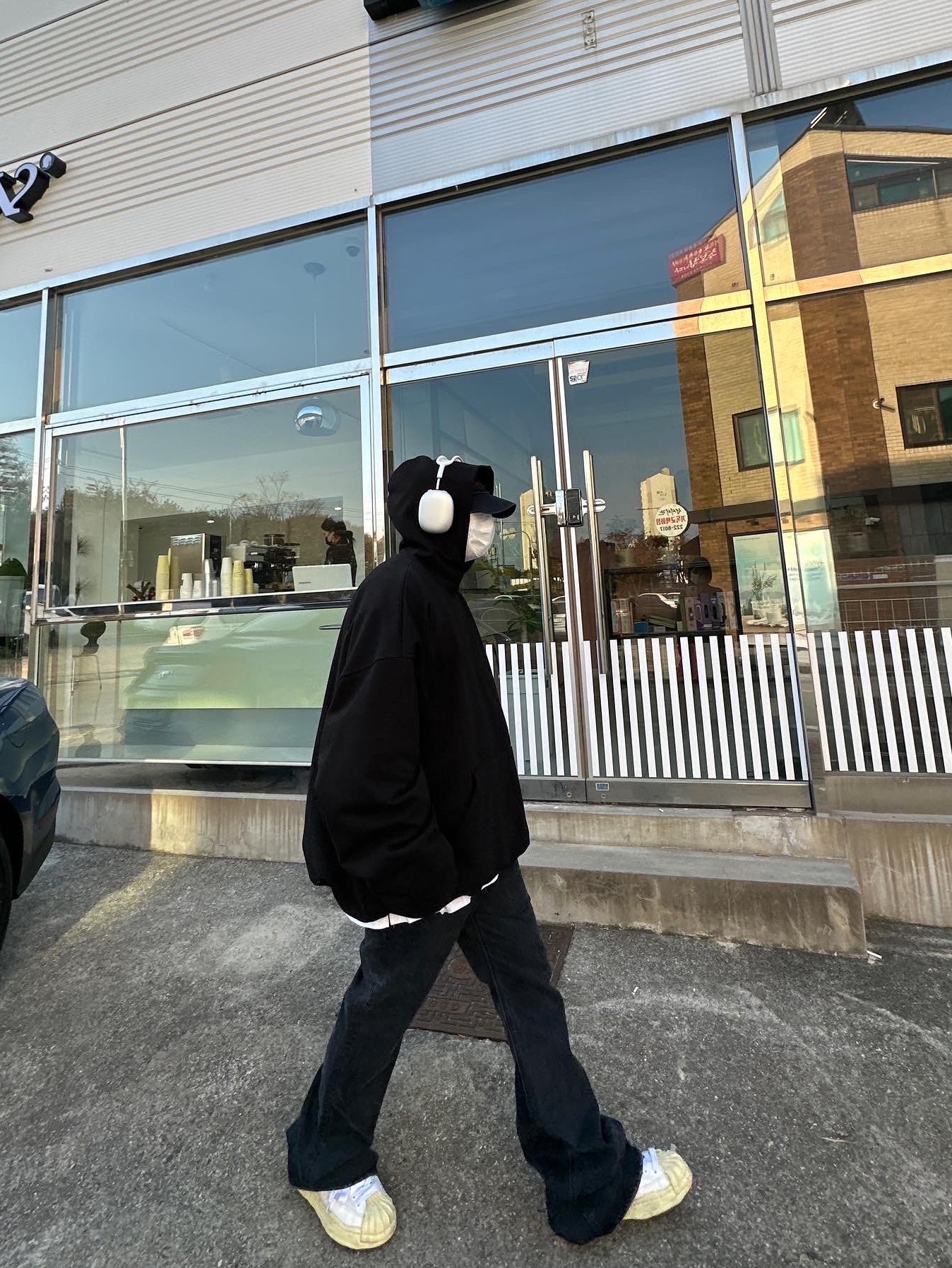Maison Mihara Yasuhiro Blakey VL OG Sole Canvas Low-top Sneakers White, Apple AirPods Max Lightning Silver (Korean Ver.) 착용 스타일 - 4