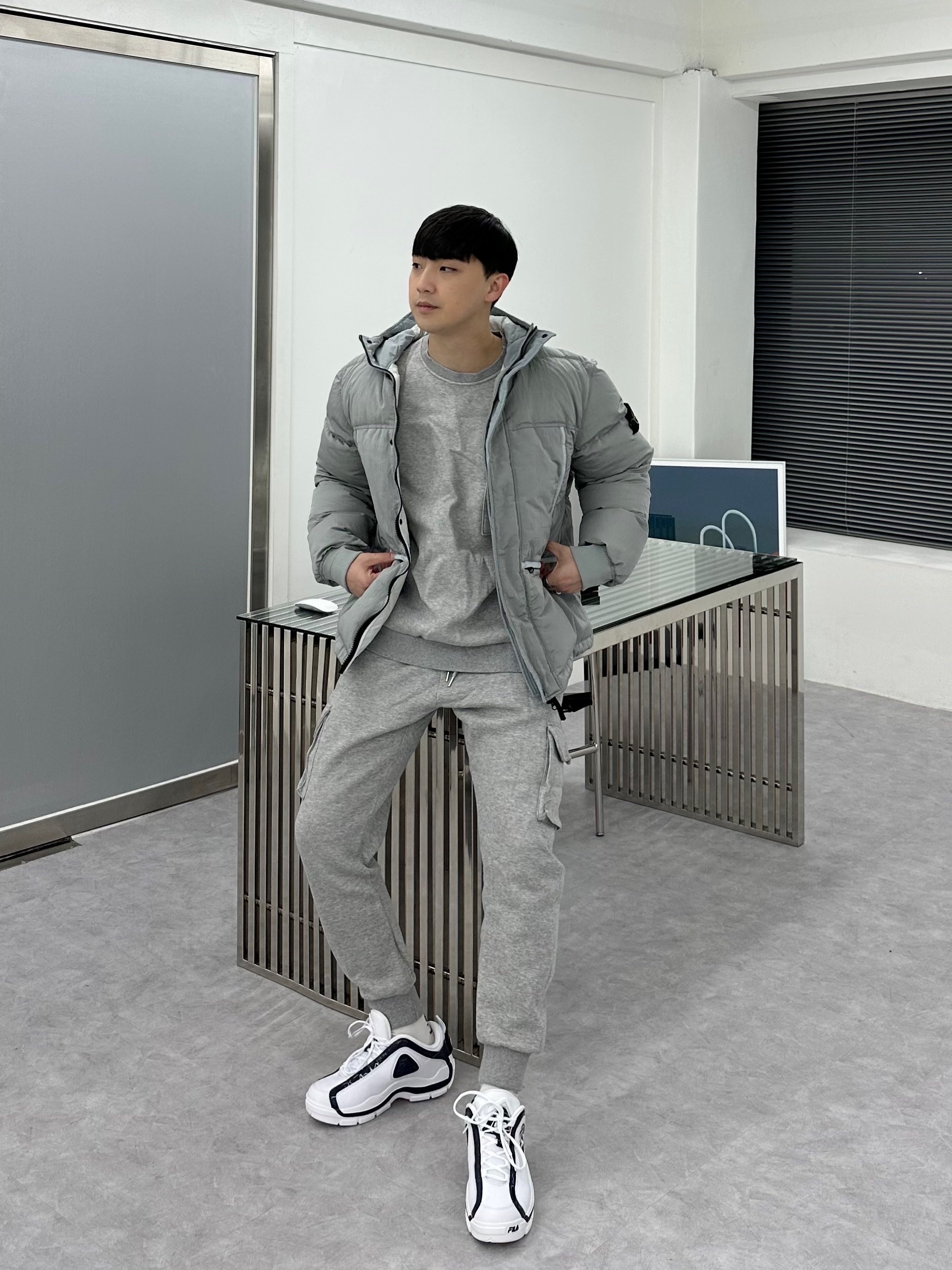 Stone Island 44508 Nylon Metal Down-TC Jacket Light Grey - 21FW 착용 스타일