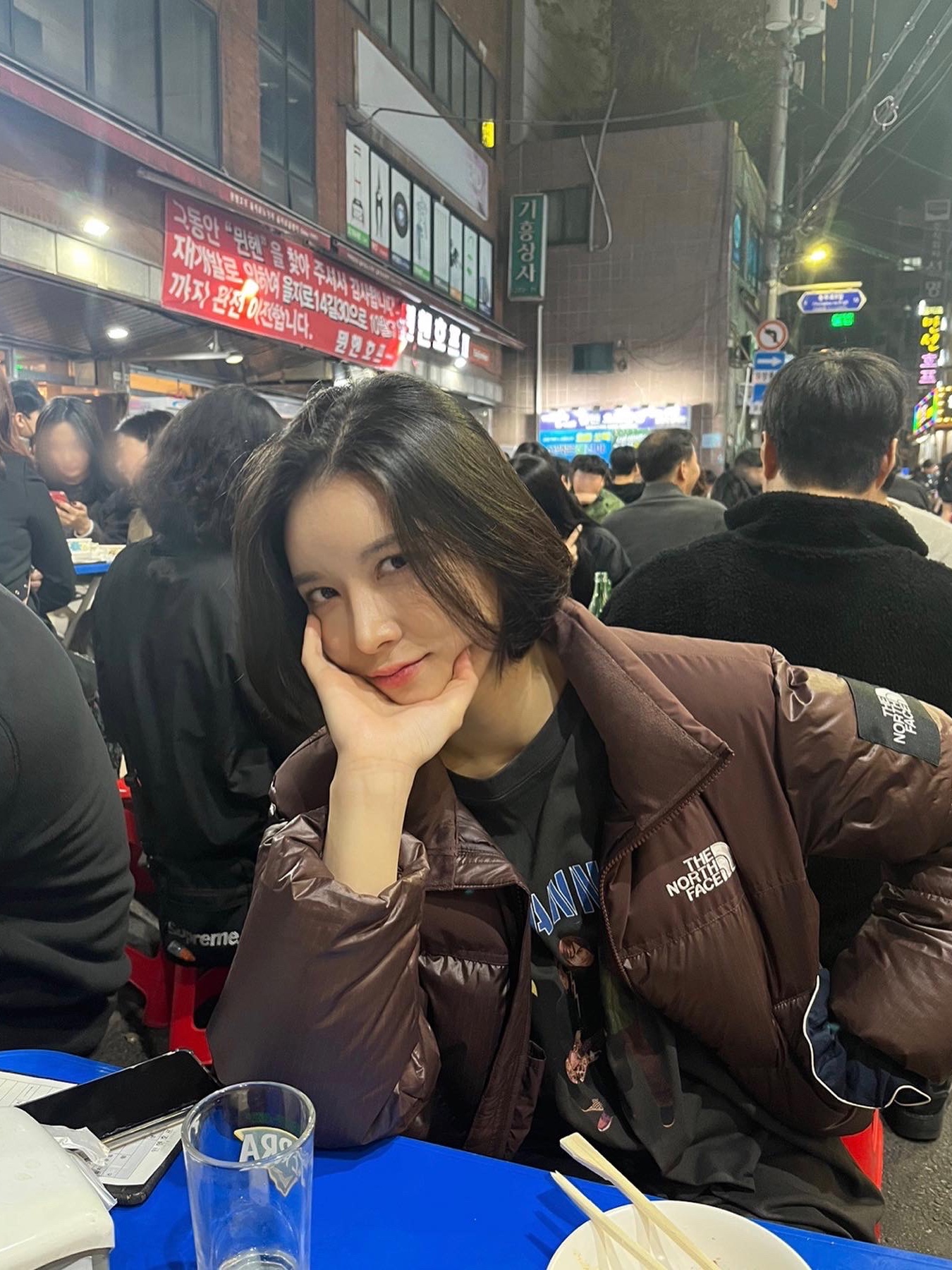 (W) The North Face White Label Novelty Nuptse Down Jacket Cocoa Brown 착용 스타일 - 2