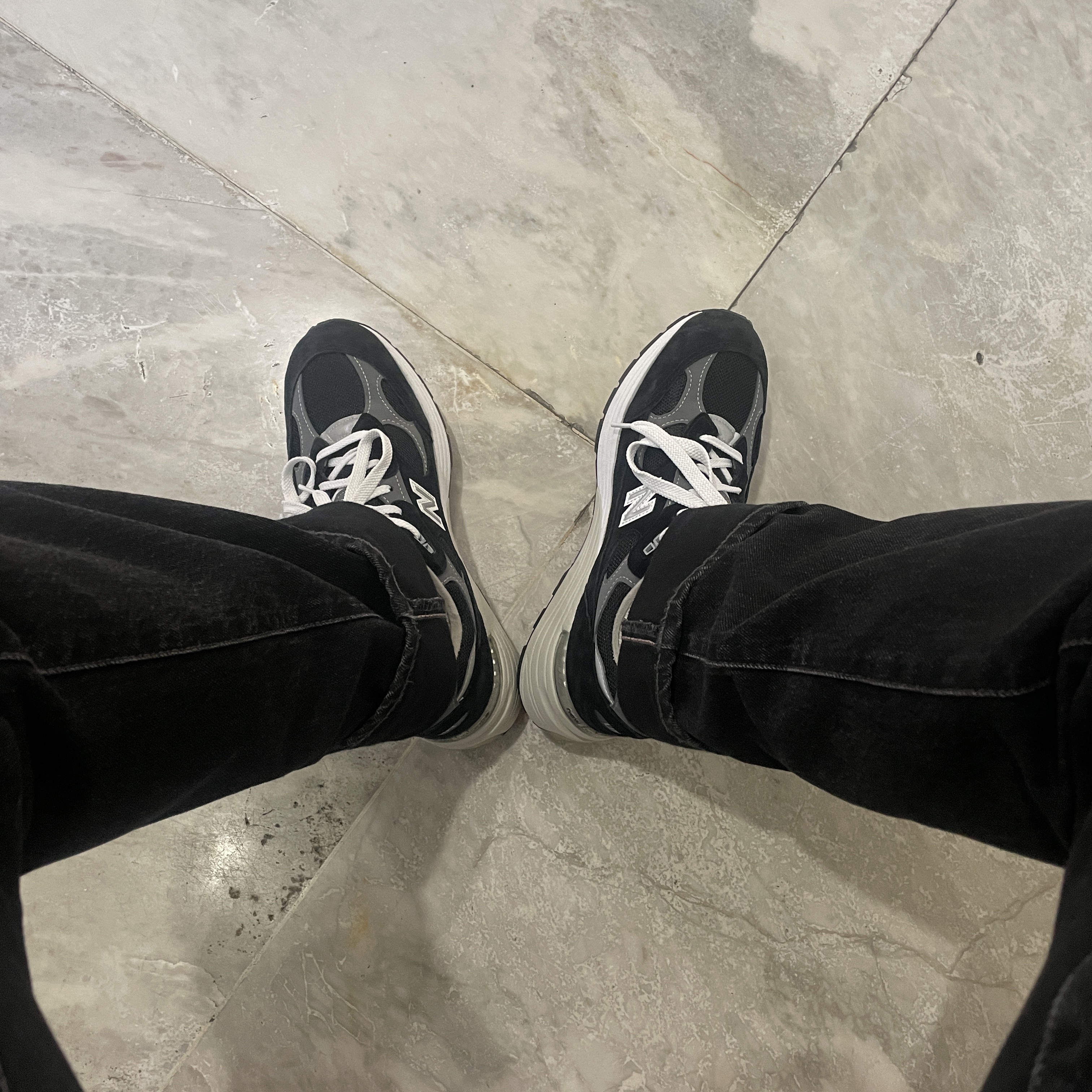New Balance 992 Made in USA Black Grey 착용 스타일