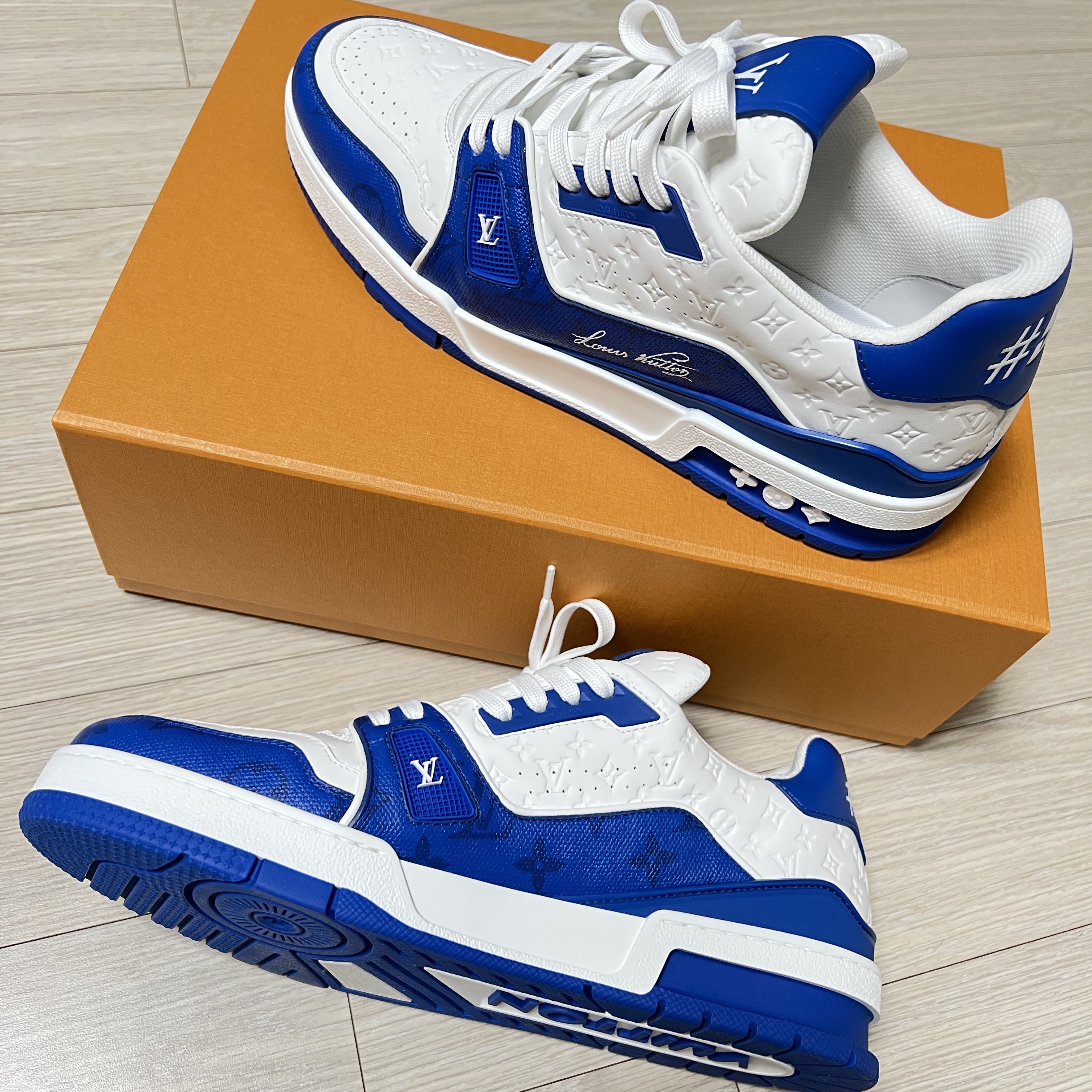 Louis Vuitton LV Trainer Sneakers Blue 착용 스타일 - 2