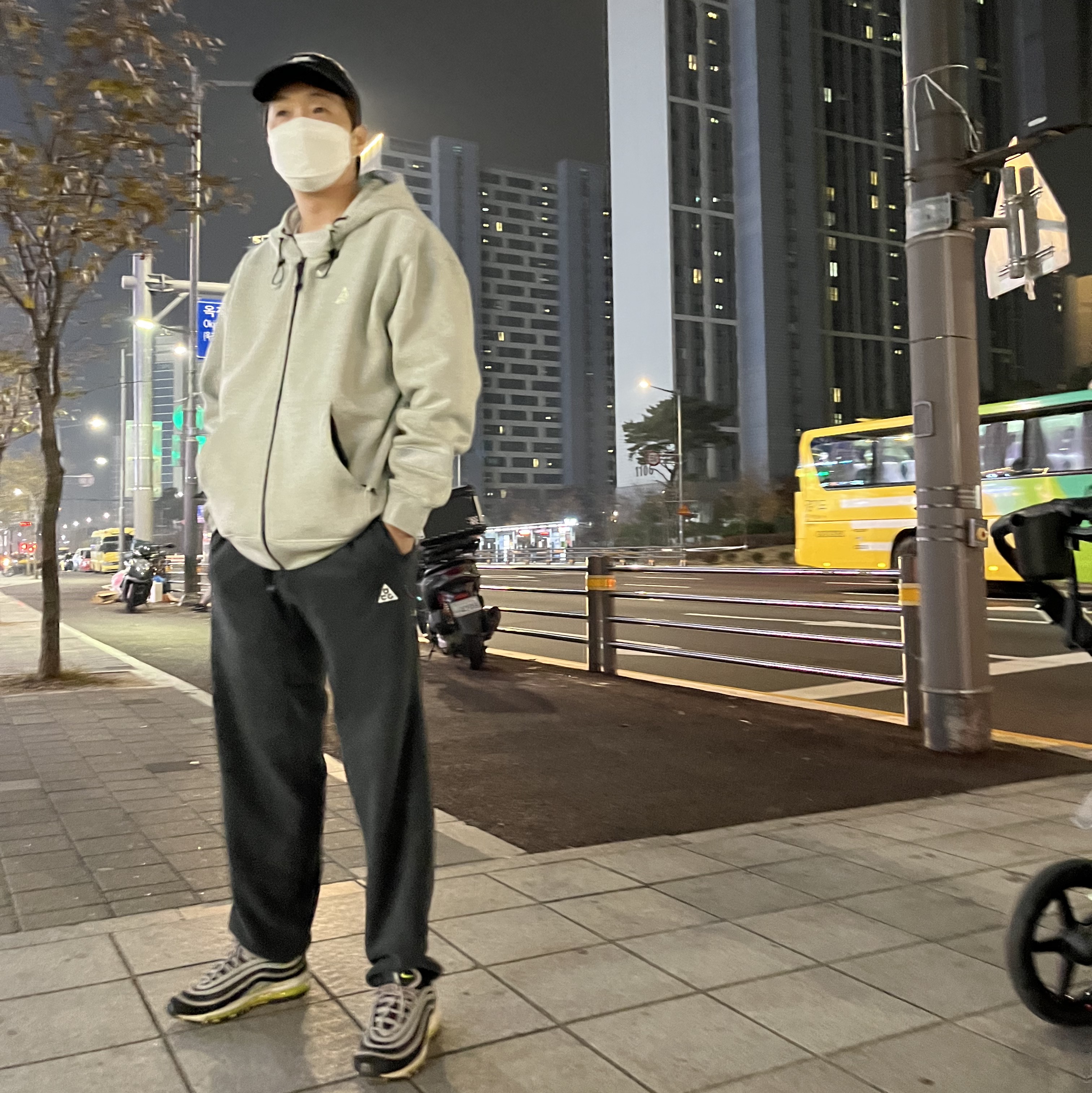 Nike ACG Therma-Fit Fleece Full Zip Hoodie Airora Grey Heather - Asia, Nike ACG Polartec Wolf Tree Pants Off Noir - US/EU 착용 스타일 - 2