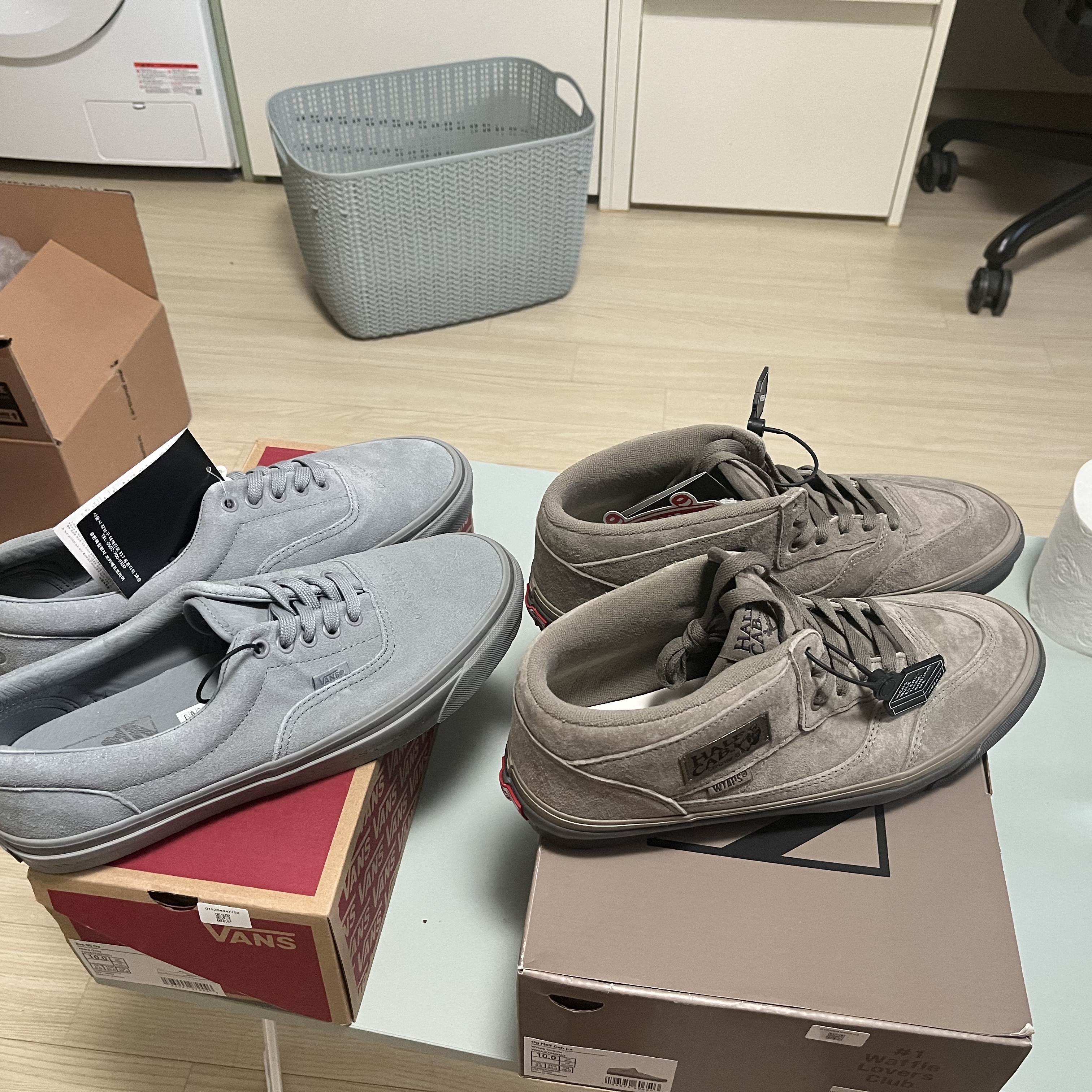 Vans Vault x WTAPS OG Half Cab LX Coyote, Vans x Neighborhood Era 95 DX Grey 착용 스타일 - 1