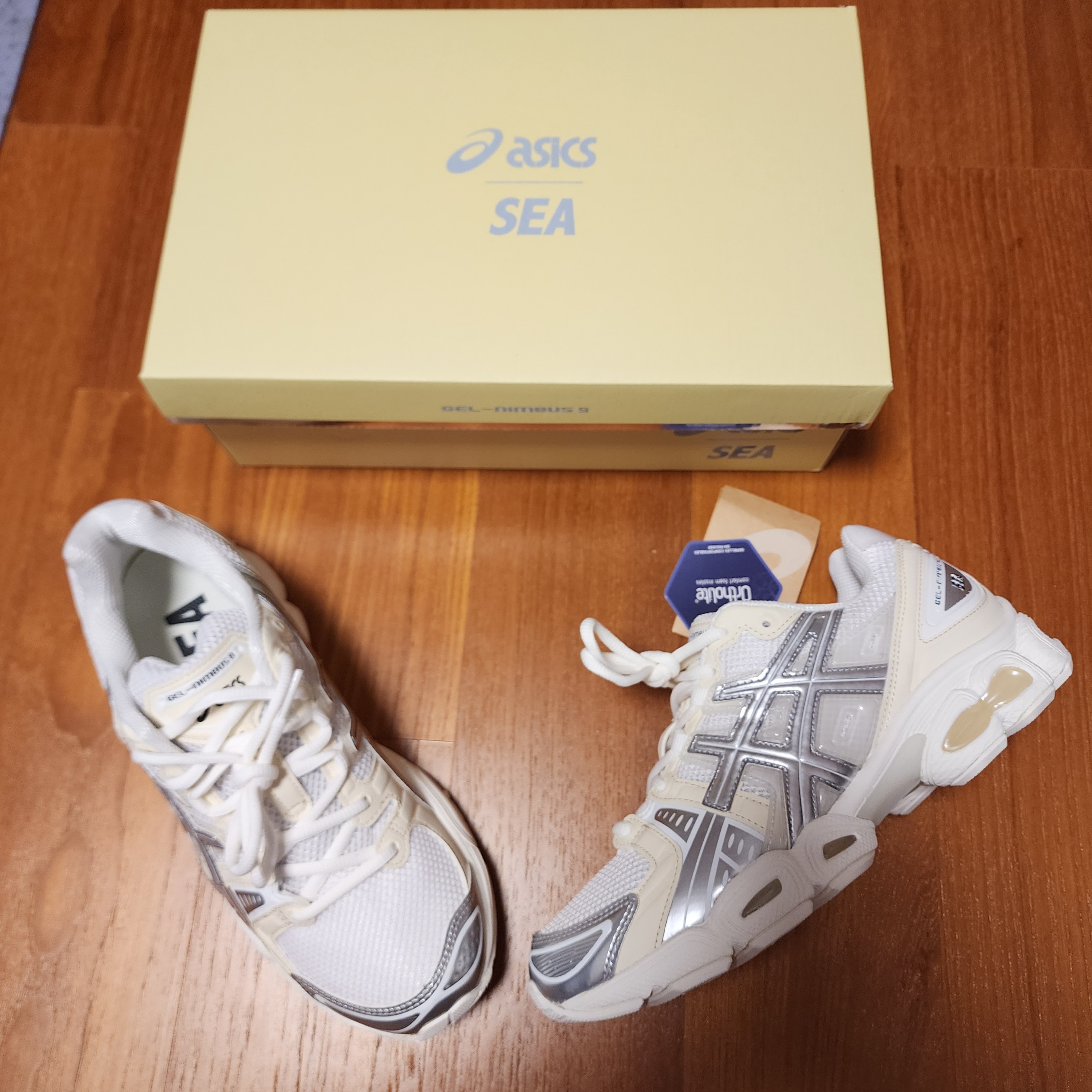 Asics x Wind and Sea Gel-Nimbus 9 White Pure Silver 착용 스타일 - 3