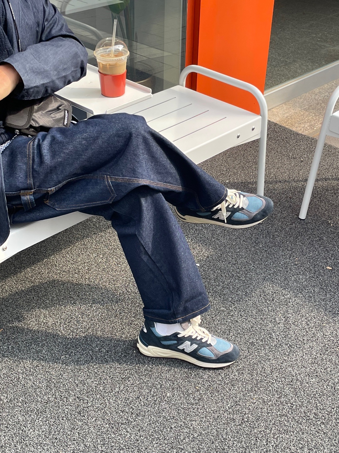 New Balance 990v2 Made in USA Navy Castlerock 착용 스타일 - 2