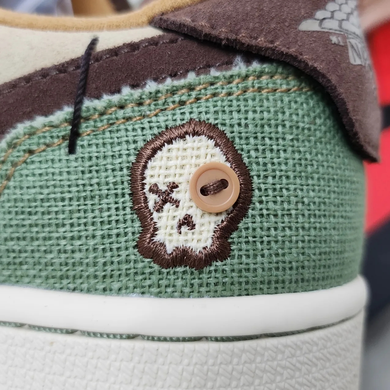 Jordan 1 x Zion Williamson Retro Low OG Flax and Oil Green 착용 스타일 - 3