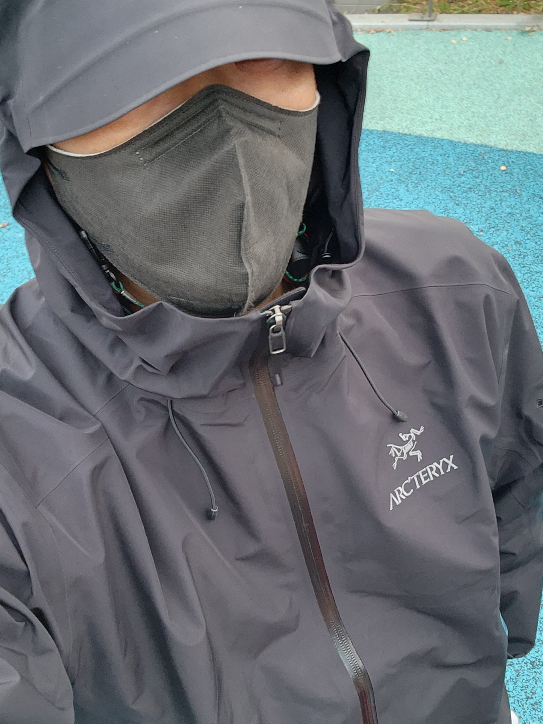 Arc'teryx Beta LT Jacket Black 착용 스타일