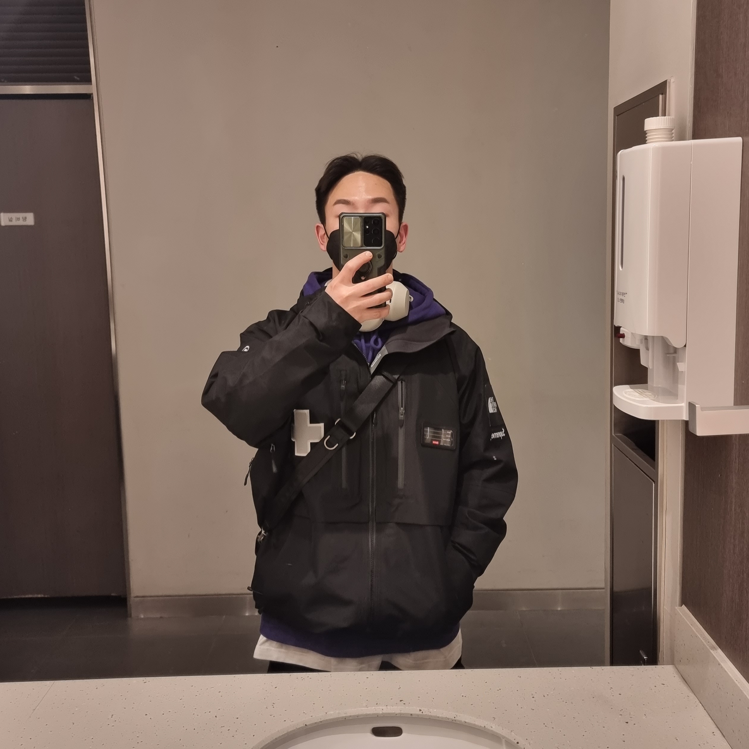 Supreme x The North Face Summit Series Rescue Mountain Pro Jacket Black - 22SS, Sony WH-1000XM5 Silver (Korean Ver.) 착용 스타일