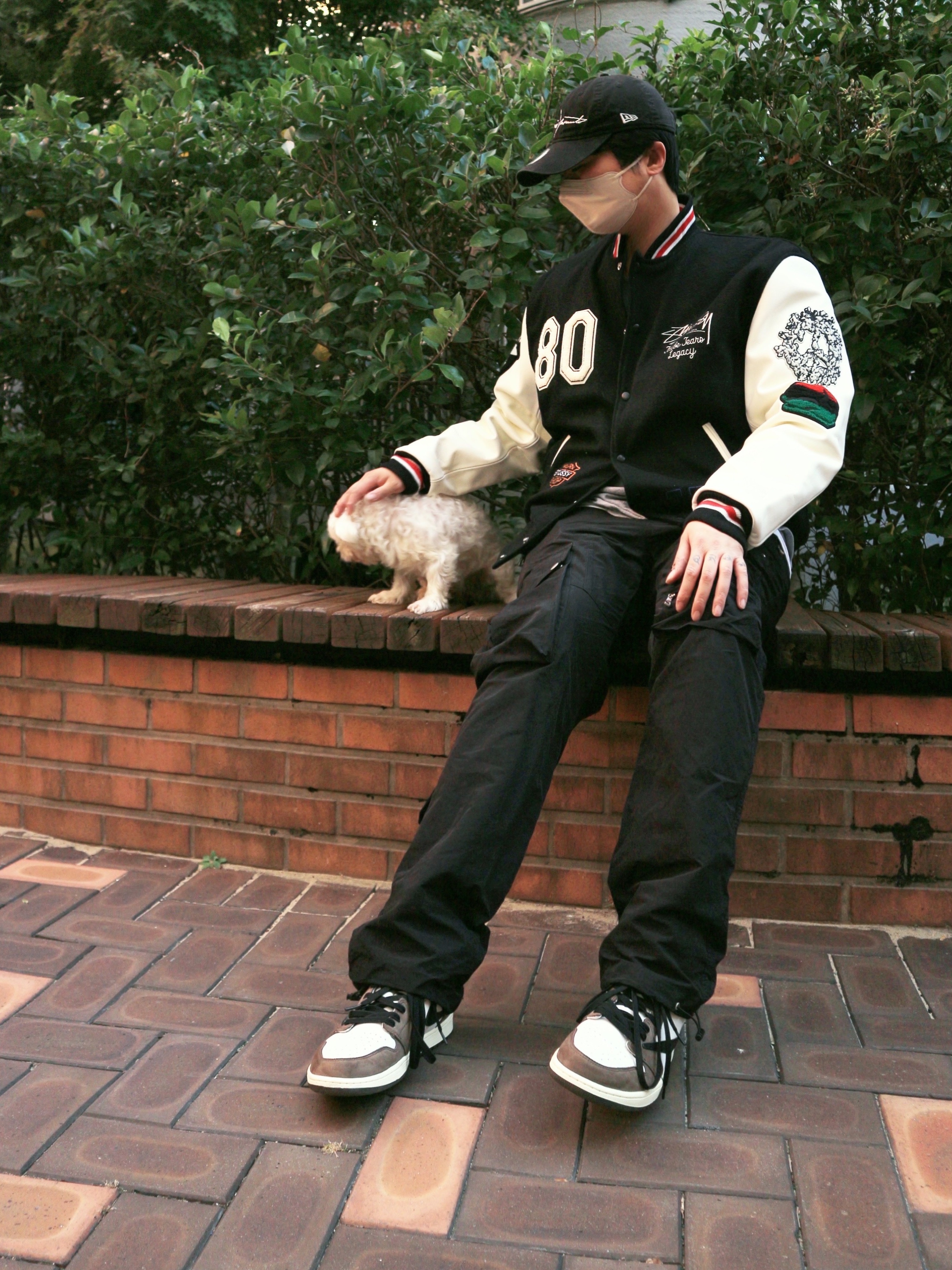 Stussy x Our Legacy x Denim Tears TTL Varsity Jacket Black, Jordan 1 x Travis Scott Retro High OG SP Mocha 착용 스타일