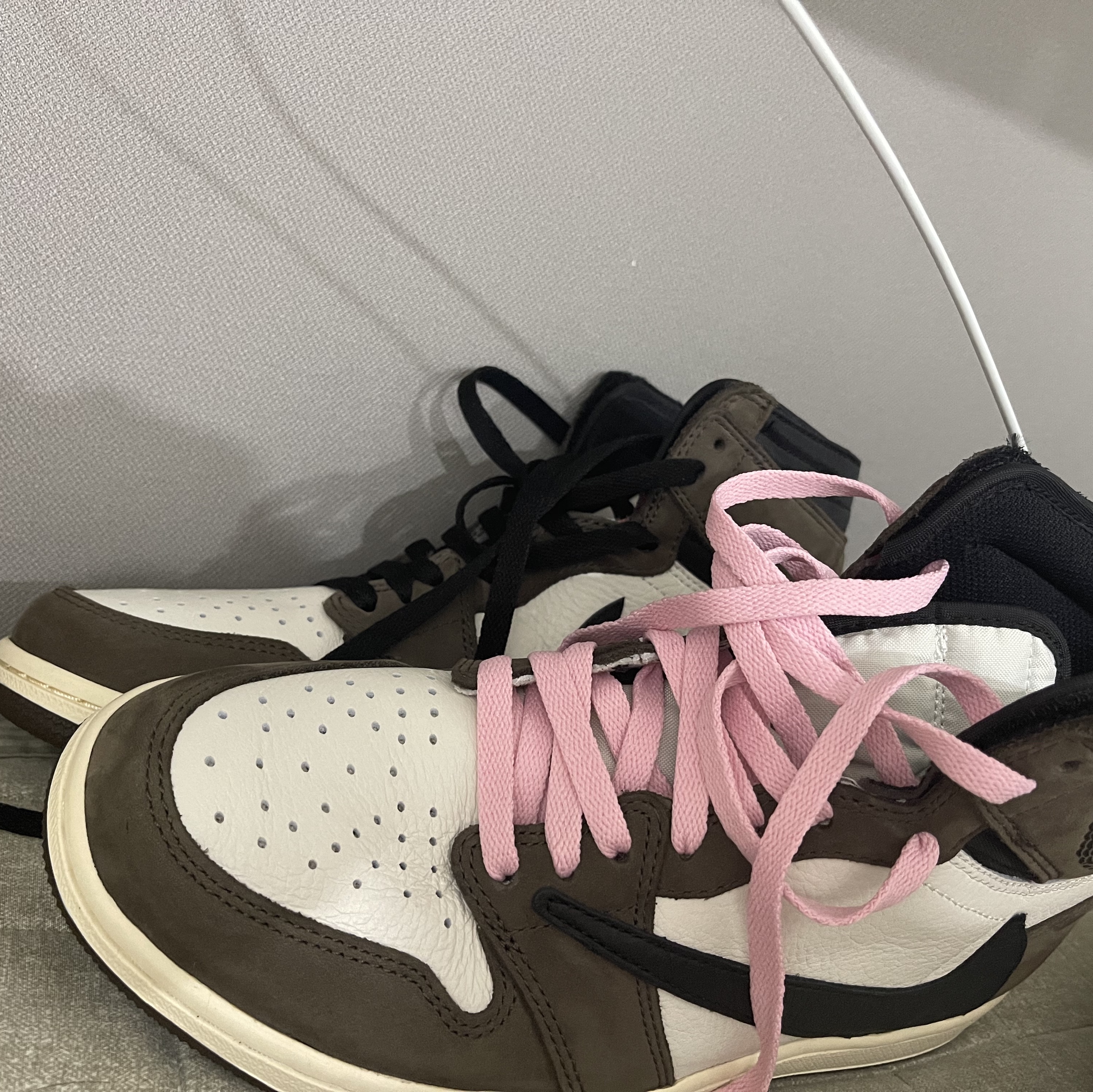Jordan 1 x Travis Scott Retro High OG SP Mocha, IAB Studio Blocked Pigment Sweatpants Black 착용 스타일 - 3