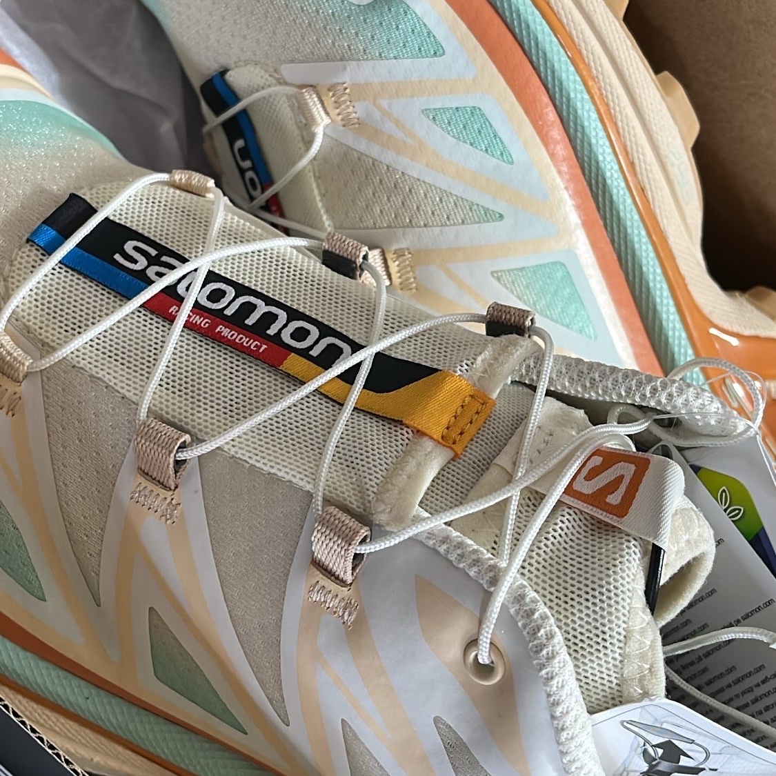Salomon XT-6 Skyline Vanilla Ice Sun Baked 착용 스타일