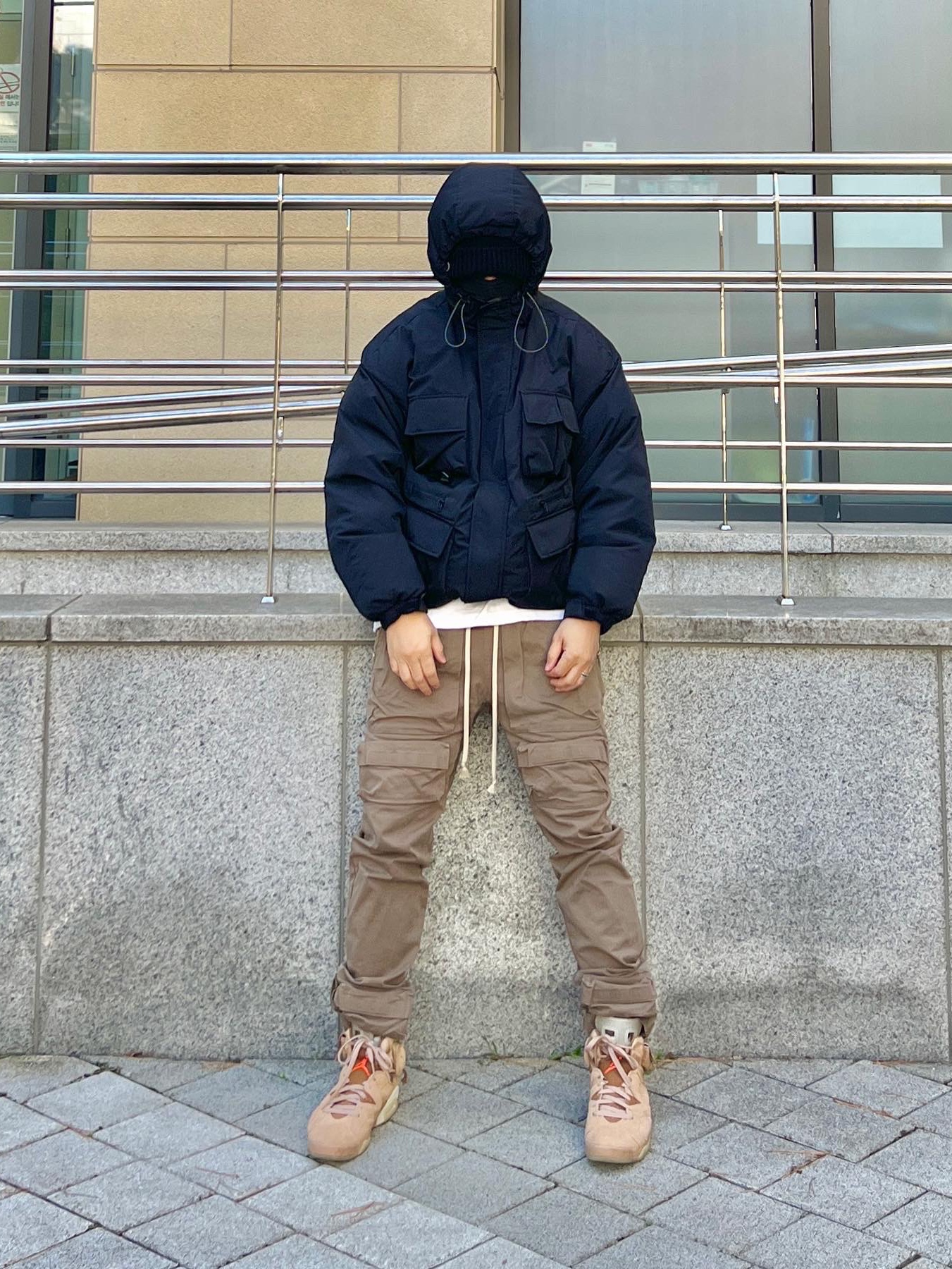 Jordan 6 x Travis Scott Retro SP British Khaki 착용 스타일 - 1