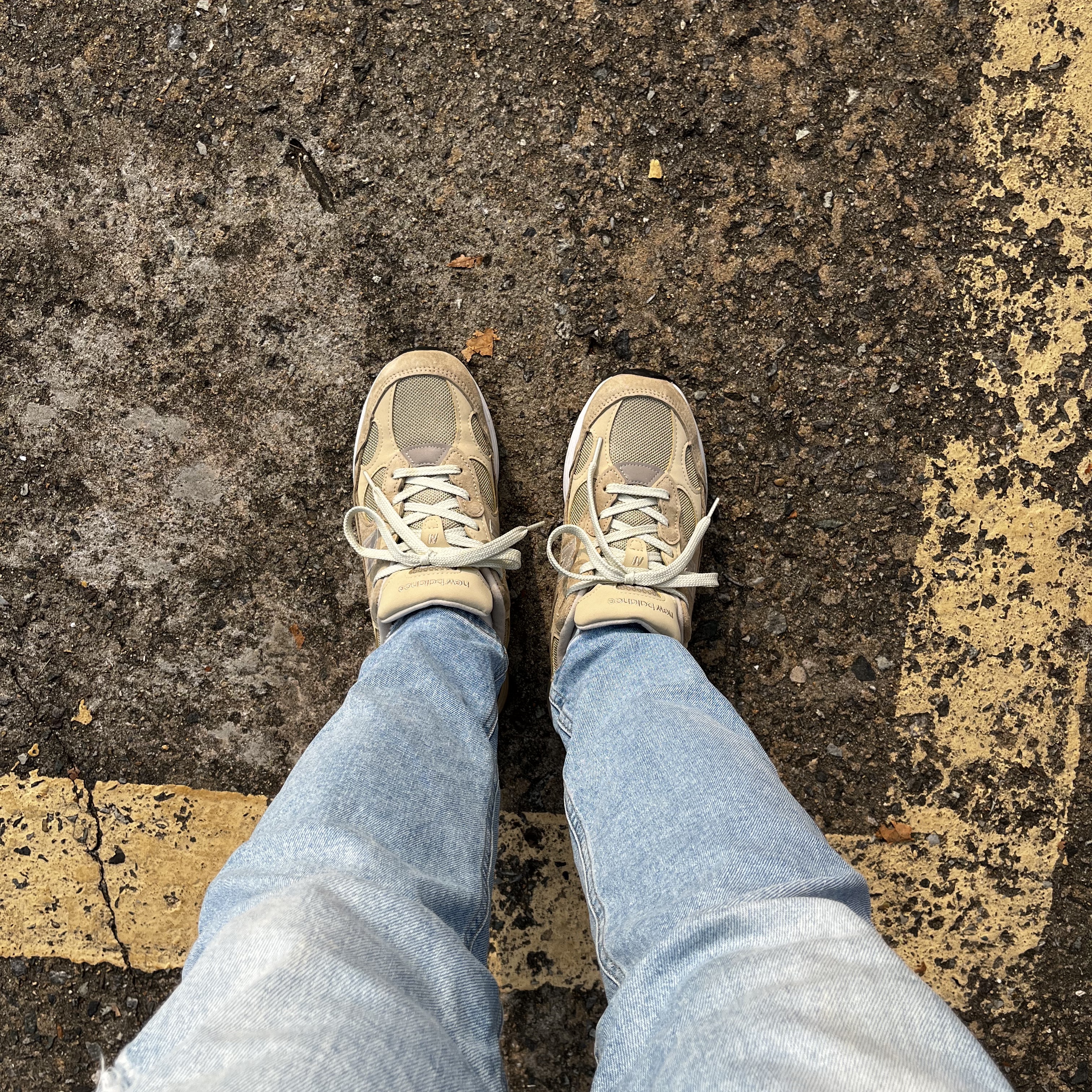 New Balance 992 Made in USA Tan 착용 스타일 - 2