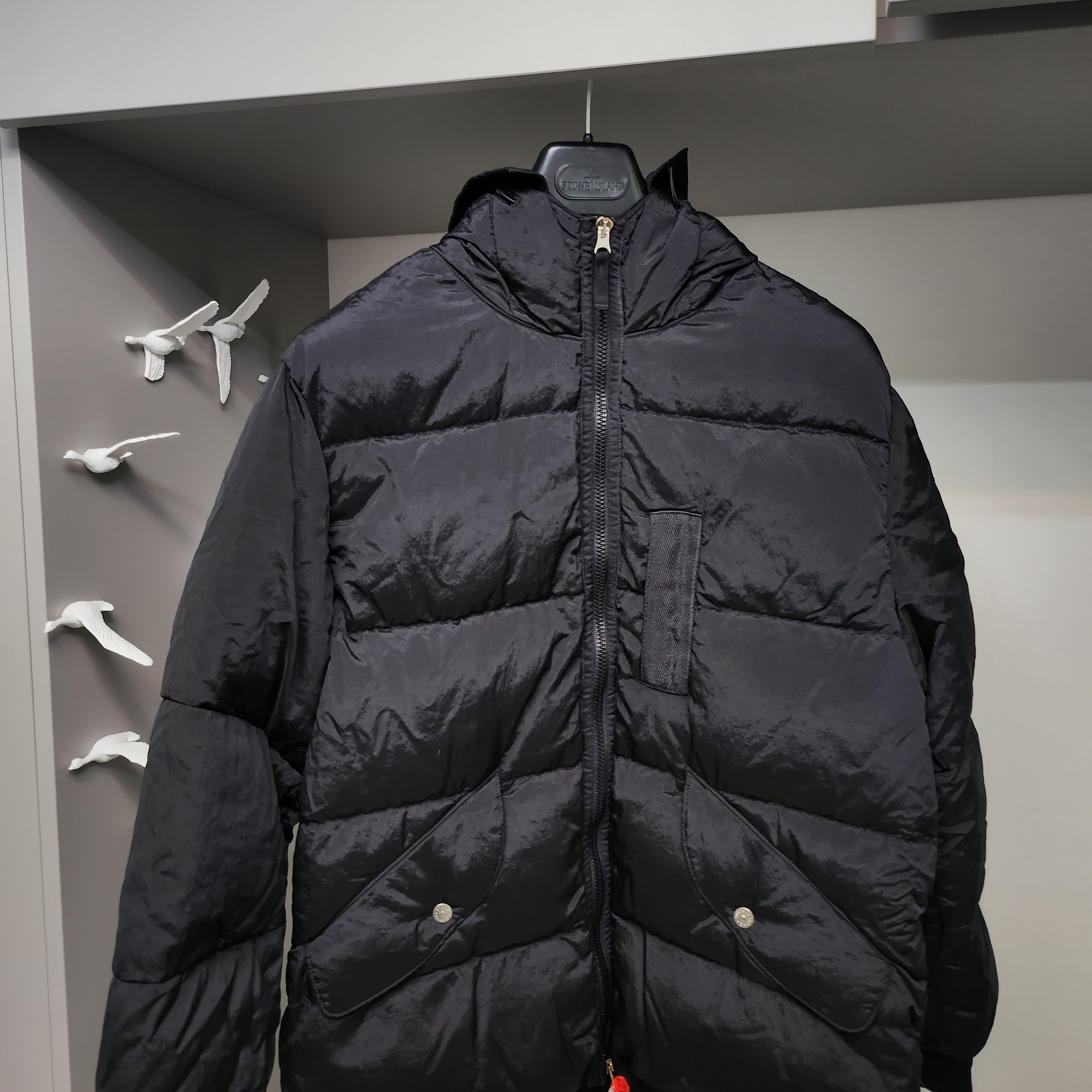 Stone Island 43619 Nylon Metal Econyl Regenerated Nylon Down Jacket Black - 22FW 착용 스타일 - 1
