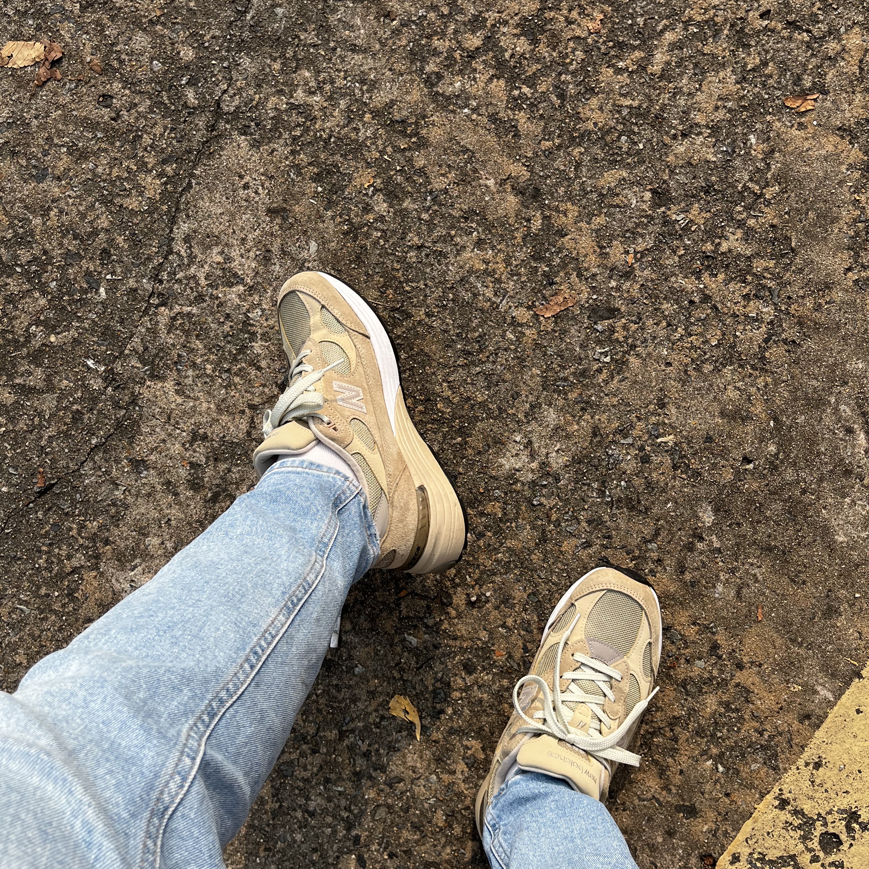 New Balance 992 Made in USA Tan 착용 스타일 - 1