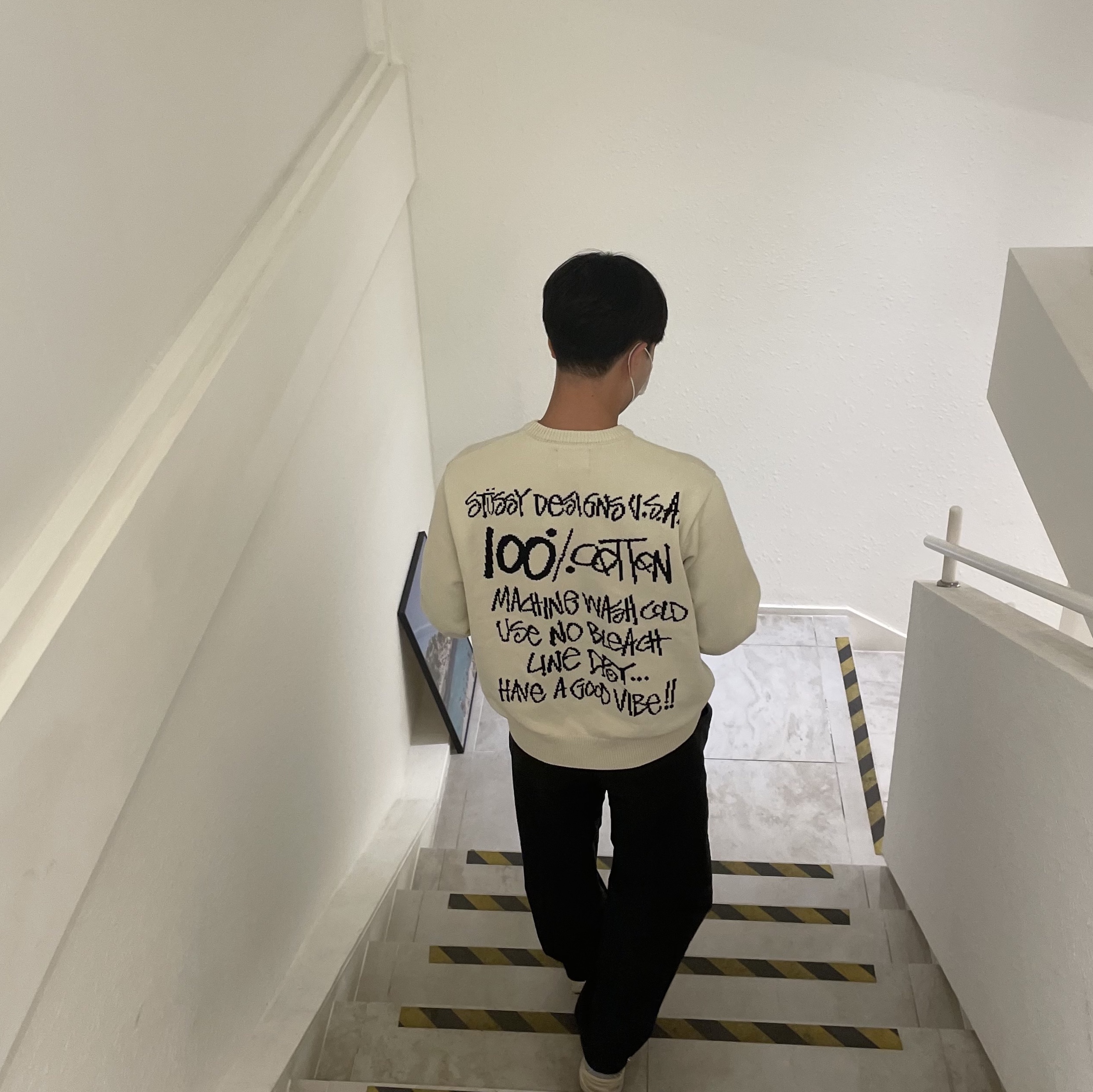 Stussy Care Label Sweater Natural, Adidas Samba OG Black White Gum 착용 스타일 - 2